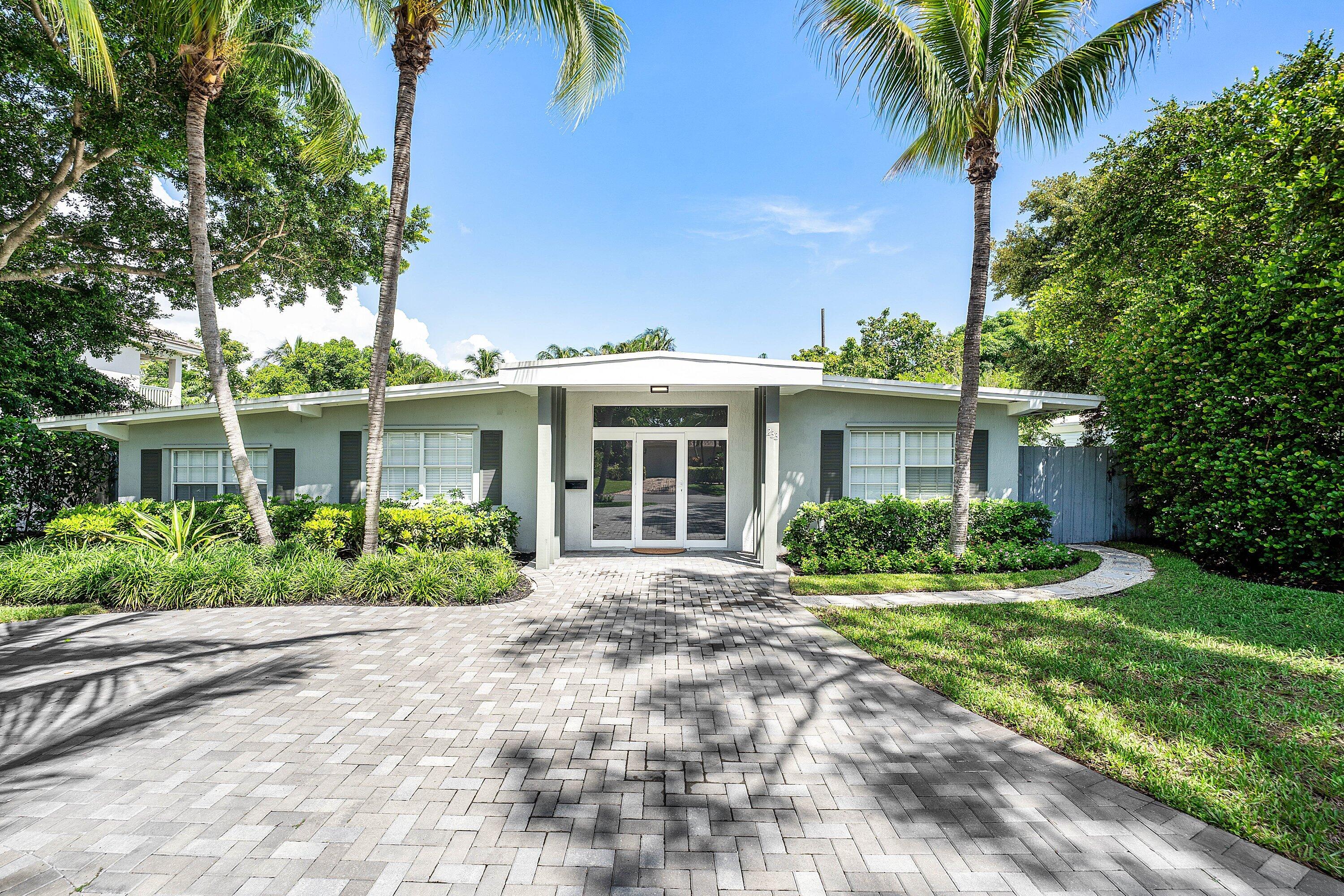 233 Lake Terrace — photo