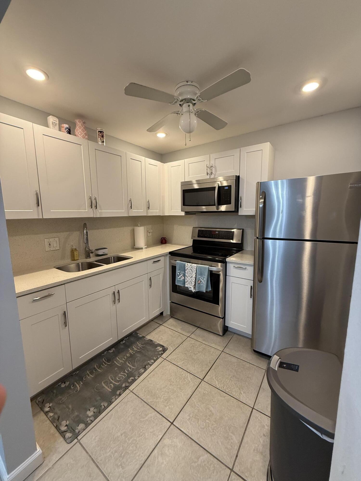 200 Village Green E 218 — photo