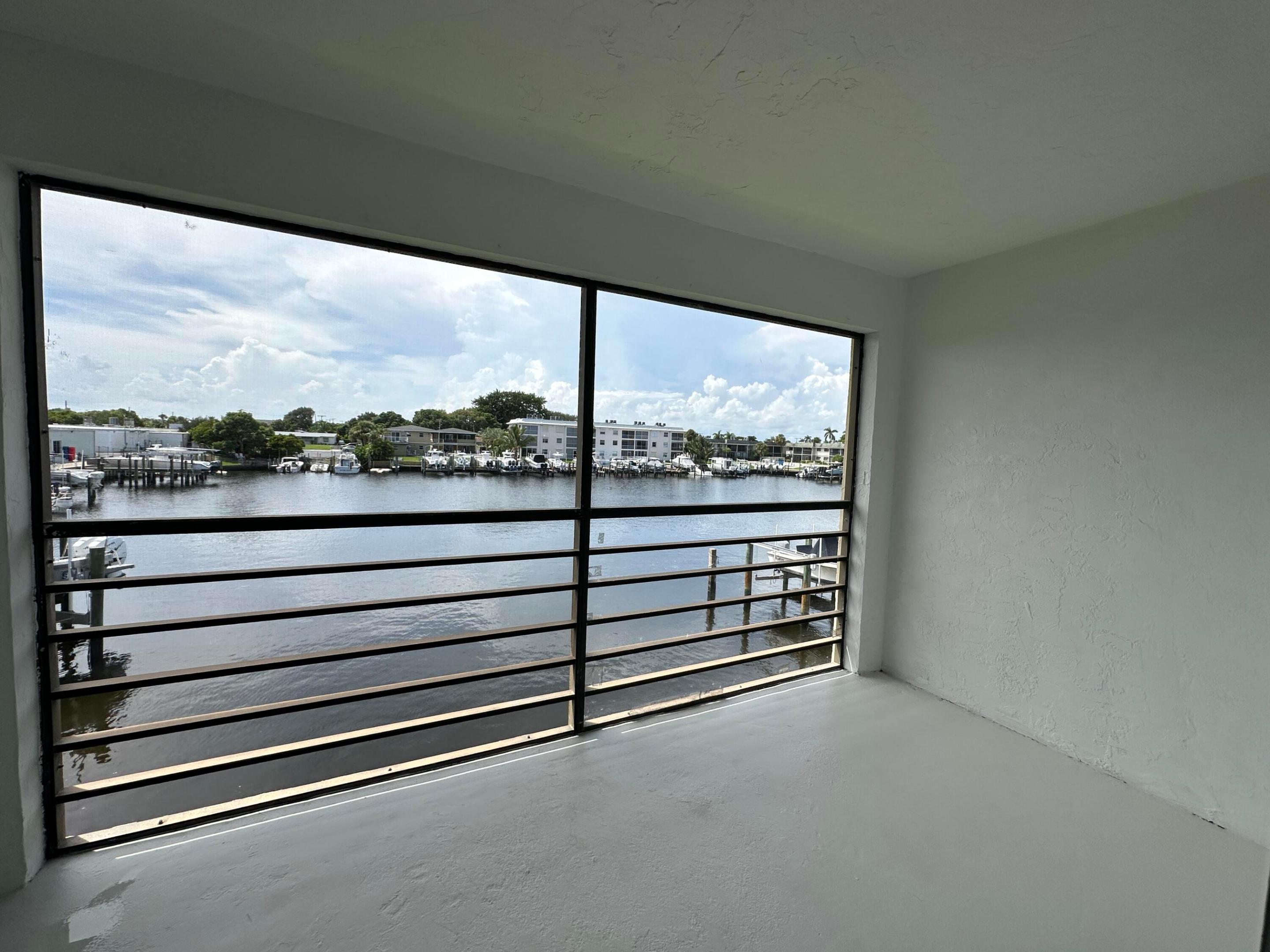 309 Lake Circle 202 — photo