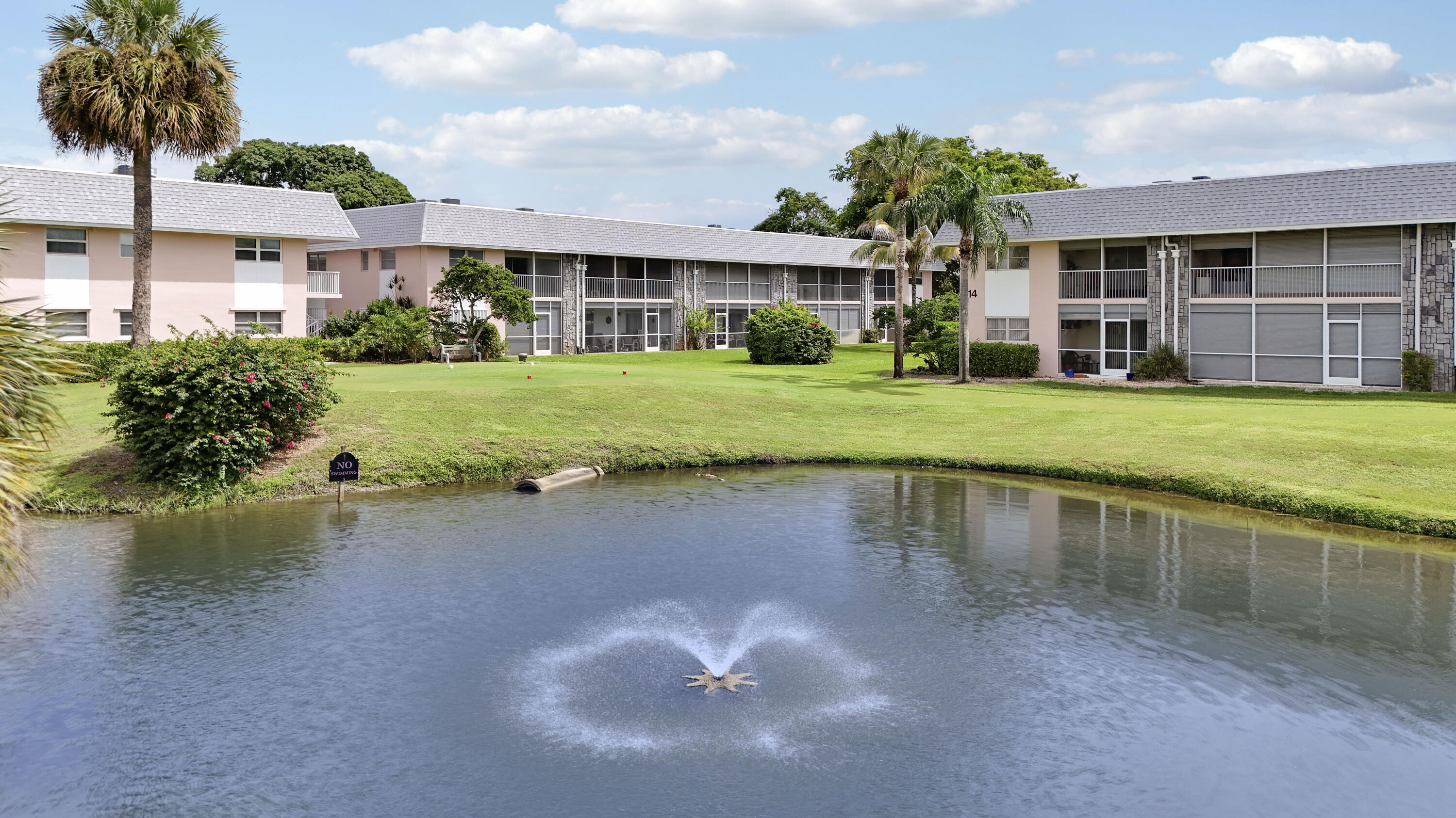 18081 SE Country Club Drive 13-123 — photo