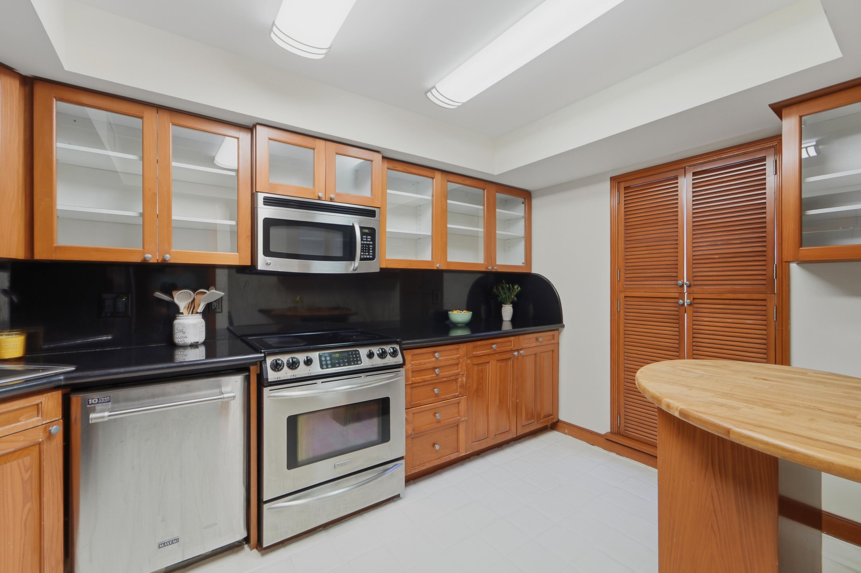 1700 Presidential Way 103 — photo