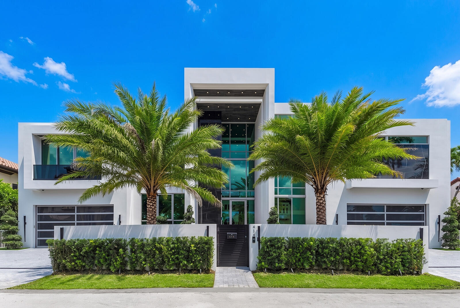 414 Royal Plaza Drive — photo