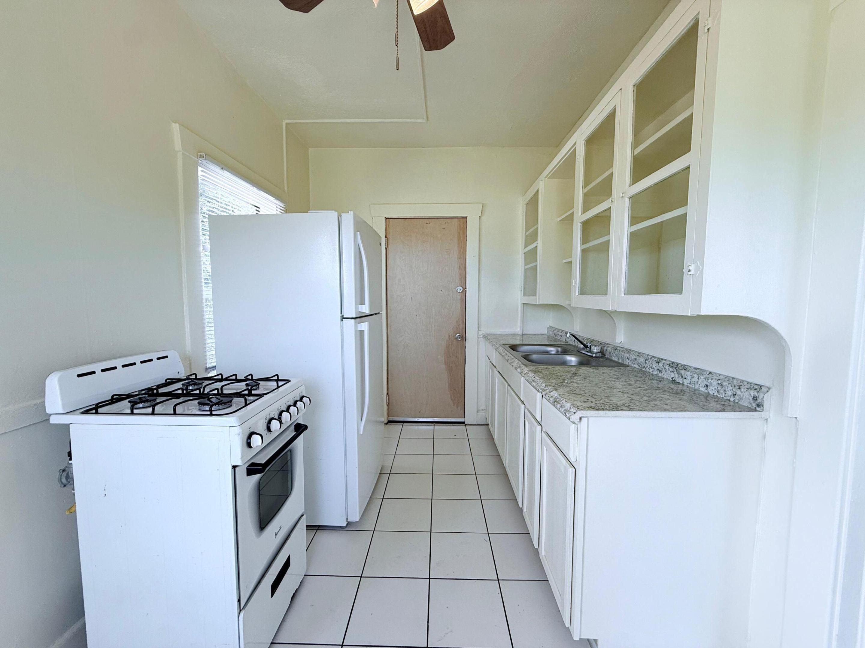 2010 Broward Avenue 12 — photo