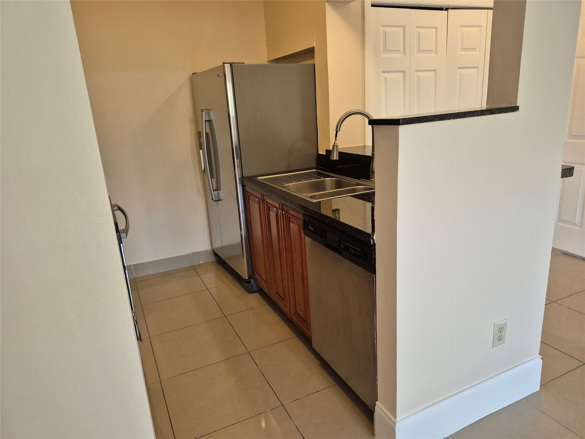 Home in Pompano Beach, FL 33069 — photo 3