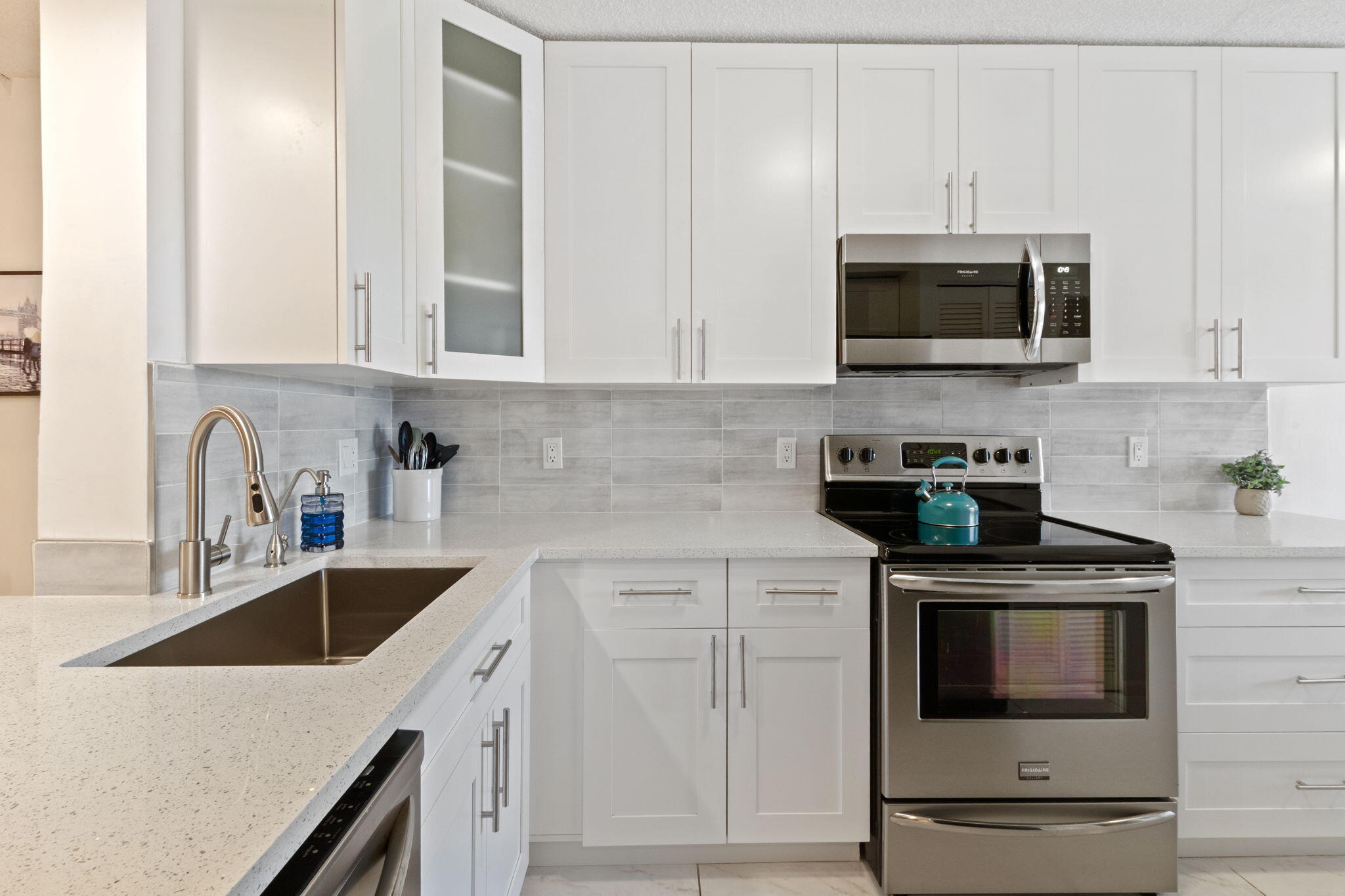 5380 Cedar Lake Drive 304 — photo