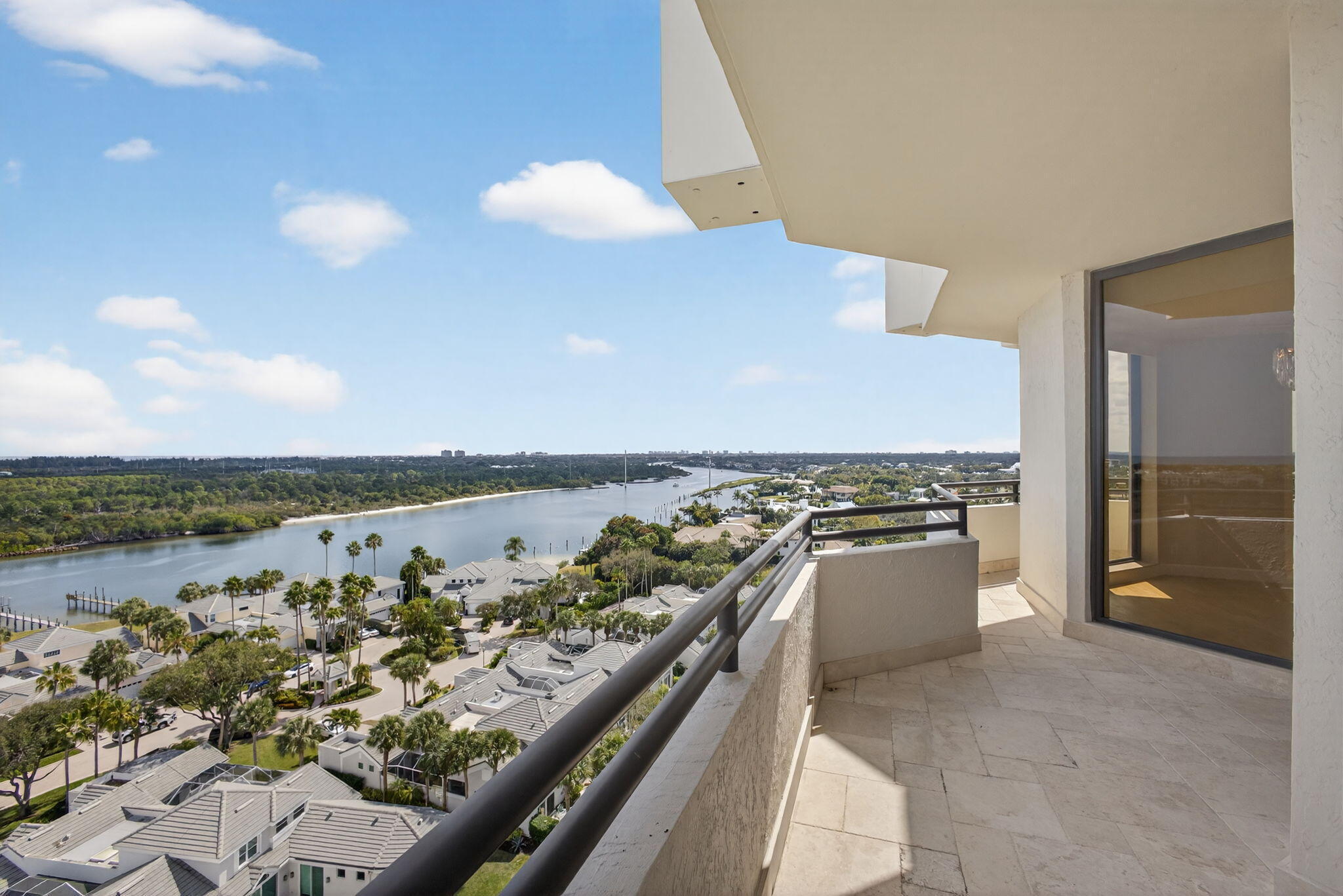 3322 Casseekey Island Road 1304 — photo