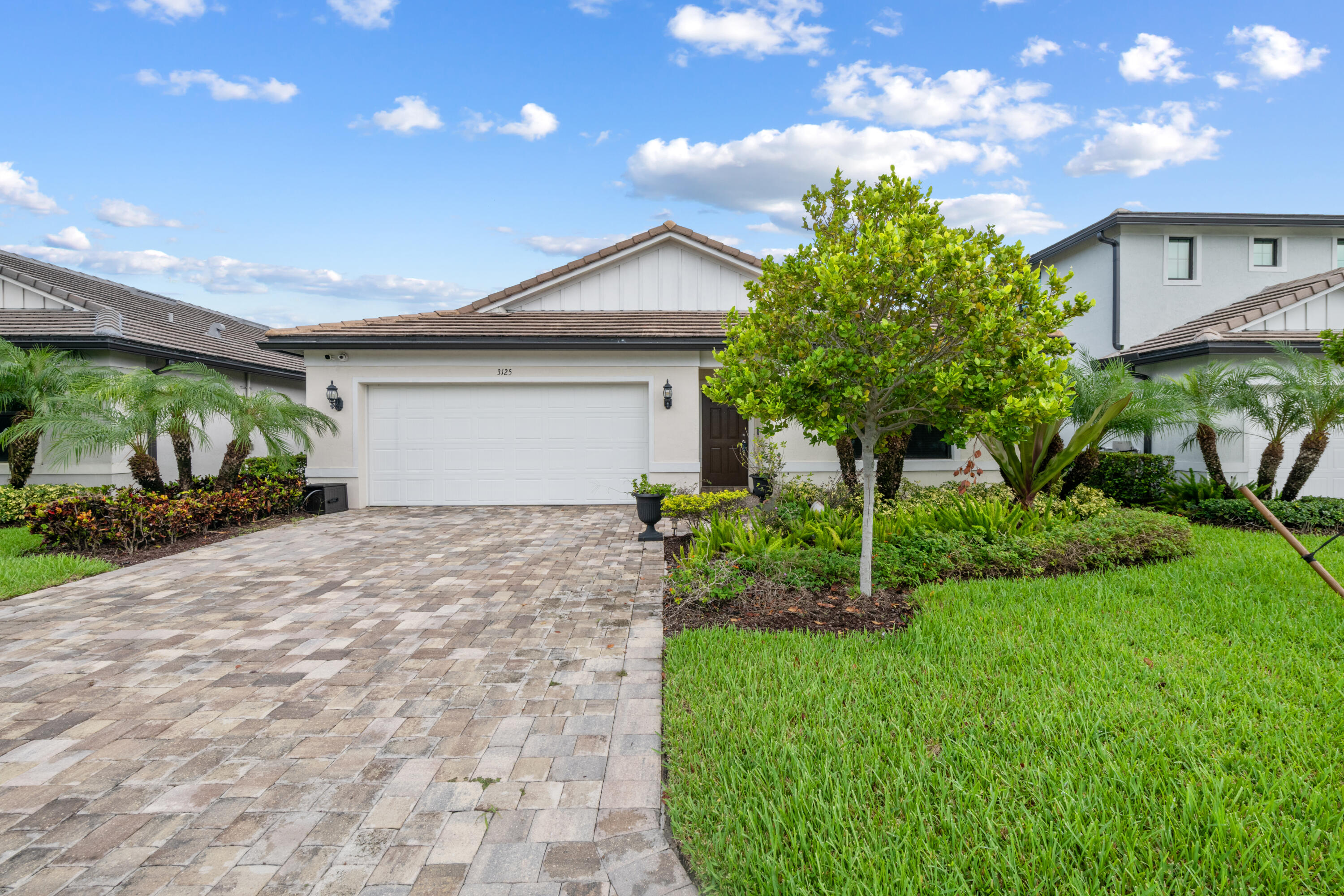 3125 Buttonwood Court — photo