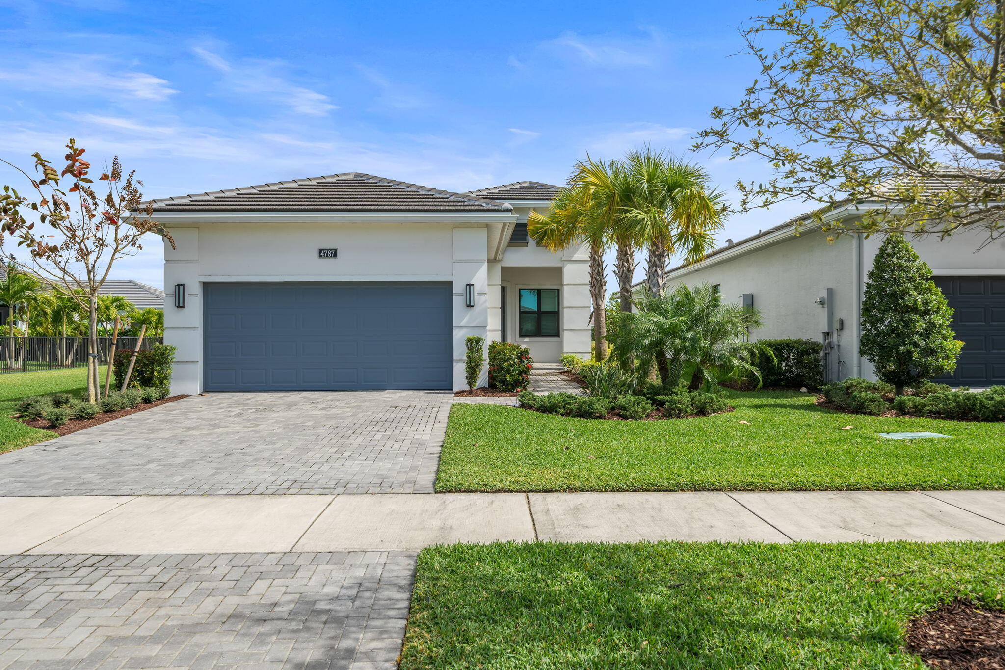 4787 St Armands Way — photo