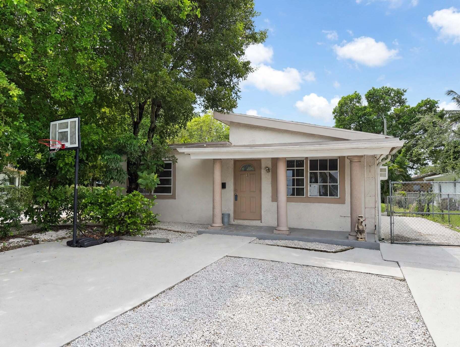 216 NW 12th Court 3 — photo