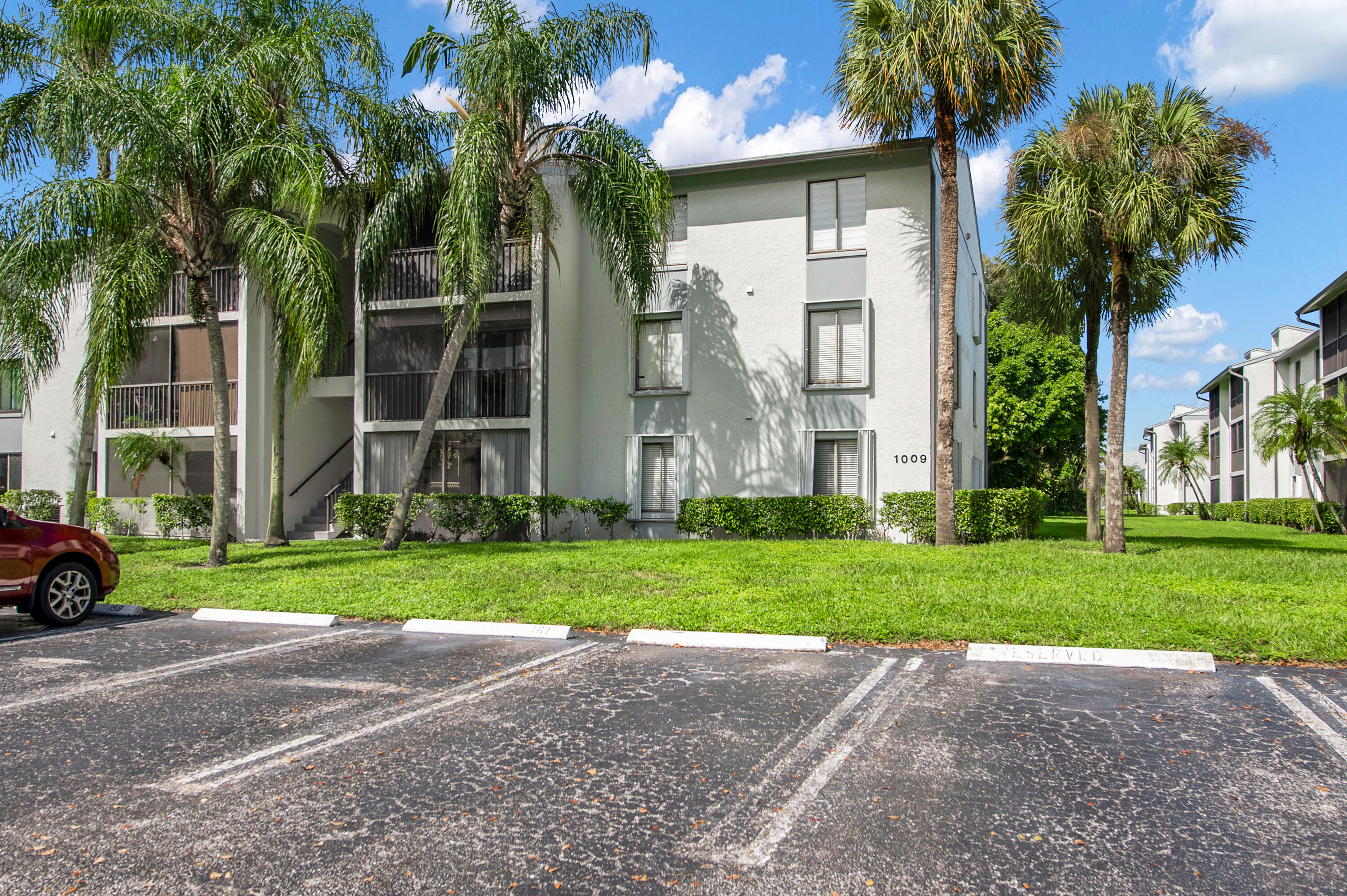 1009 Green Pine Boulevard F3 — photo