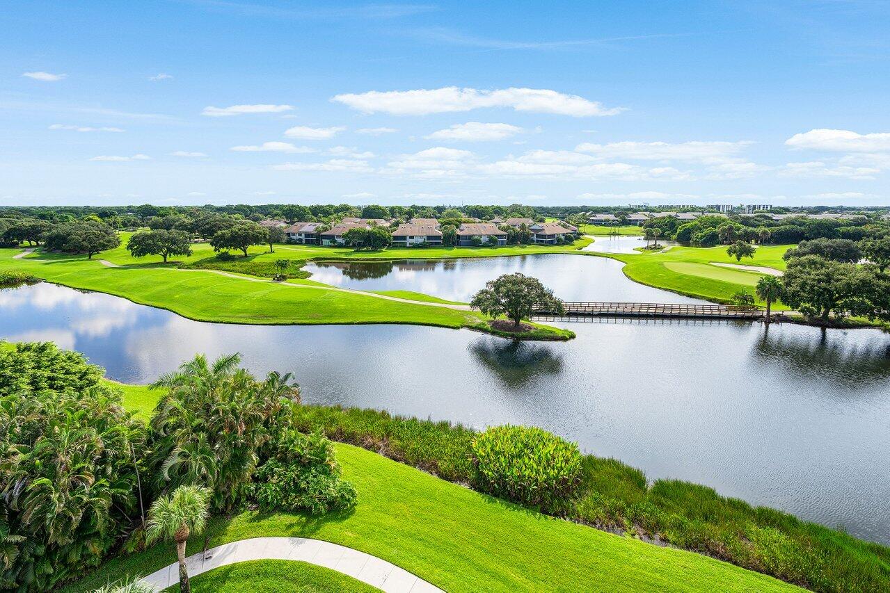 20320 Fairway Oaks Drive 372 — photo
