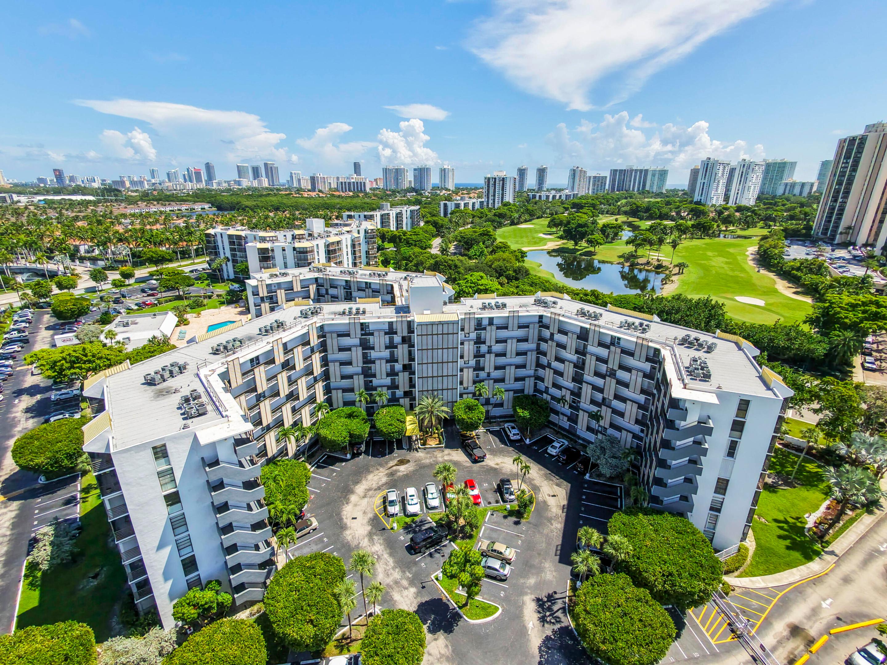 20400 W Country Club Drive Unit 809 — photo
