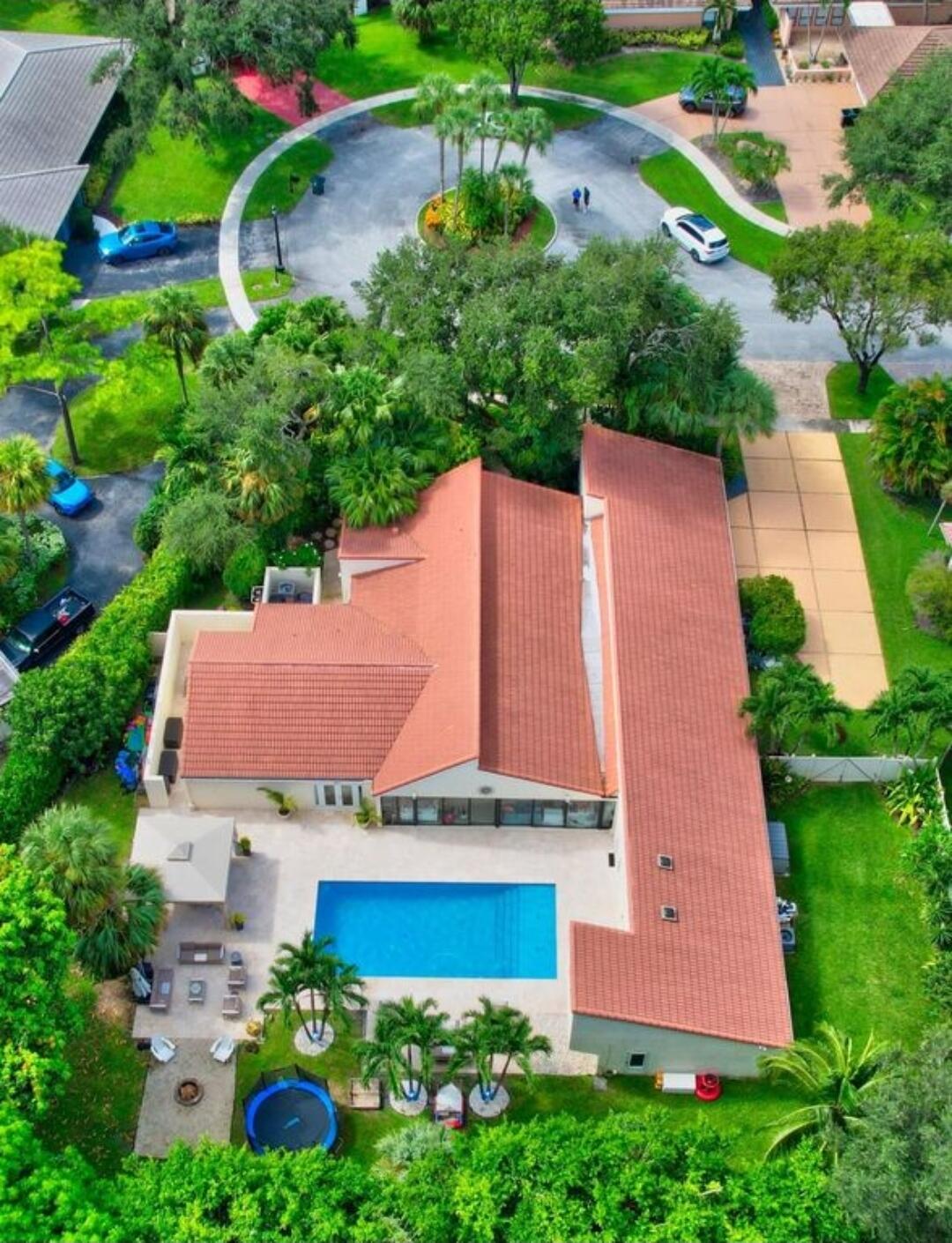 6555 Serena Lane — photo