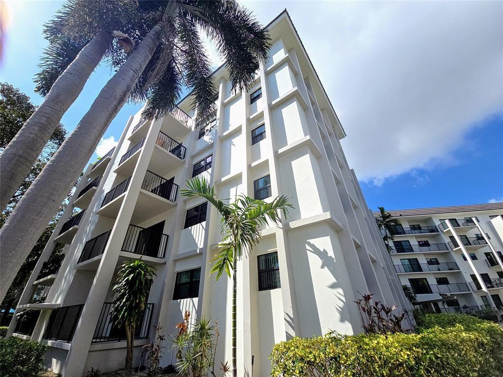 900 River Reach Drive Unit 517 — photo