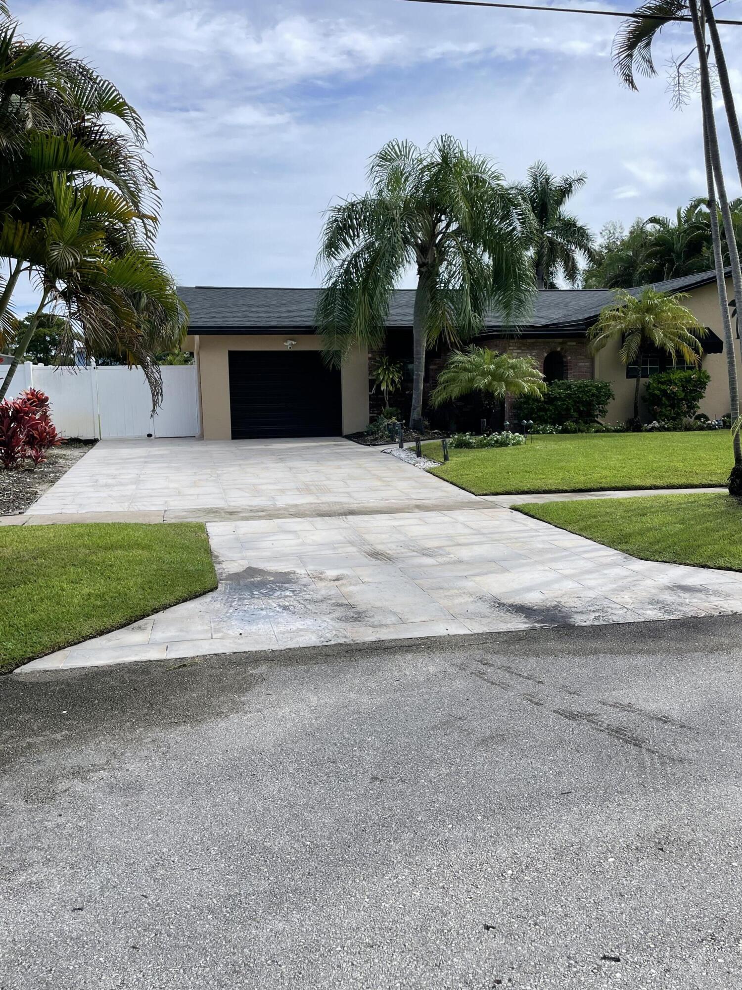 79 Oregon Lane, Boca Raton, FL 33487 — photo 3