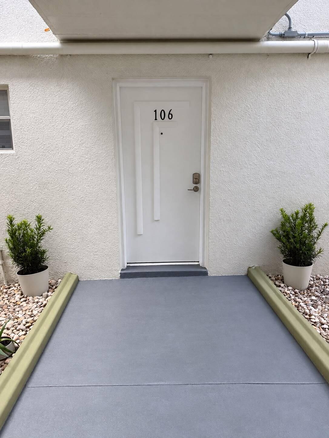 4255 N University Drive 106 — photo