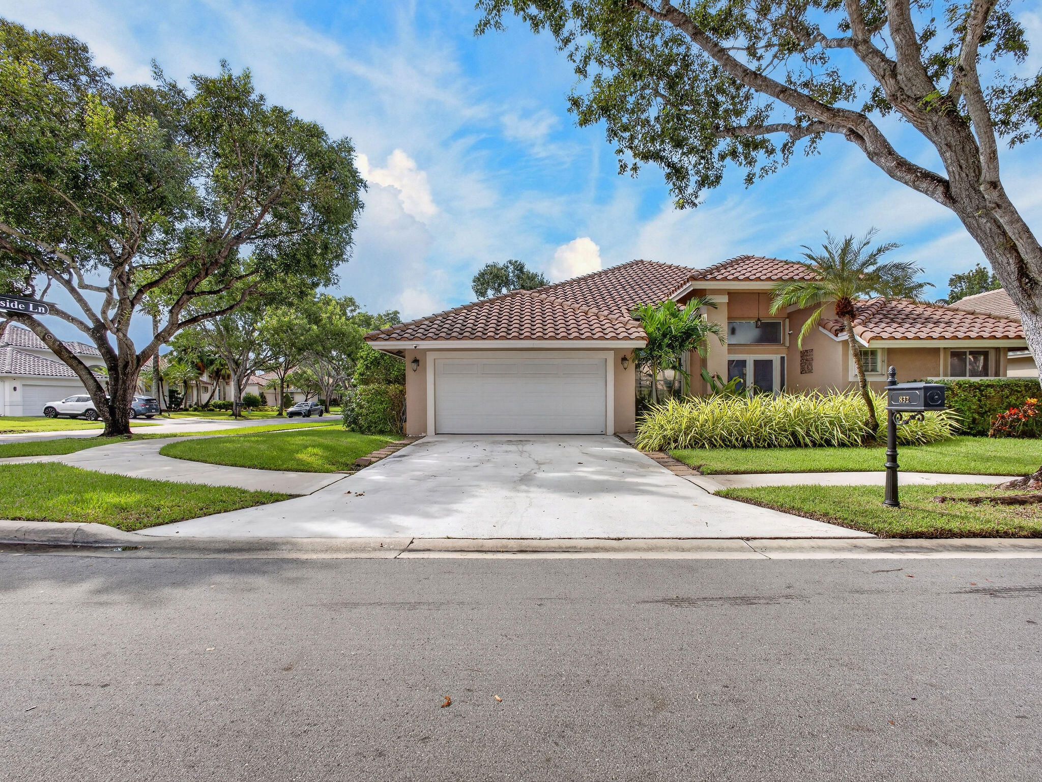 832 Waterview Drive — photo