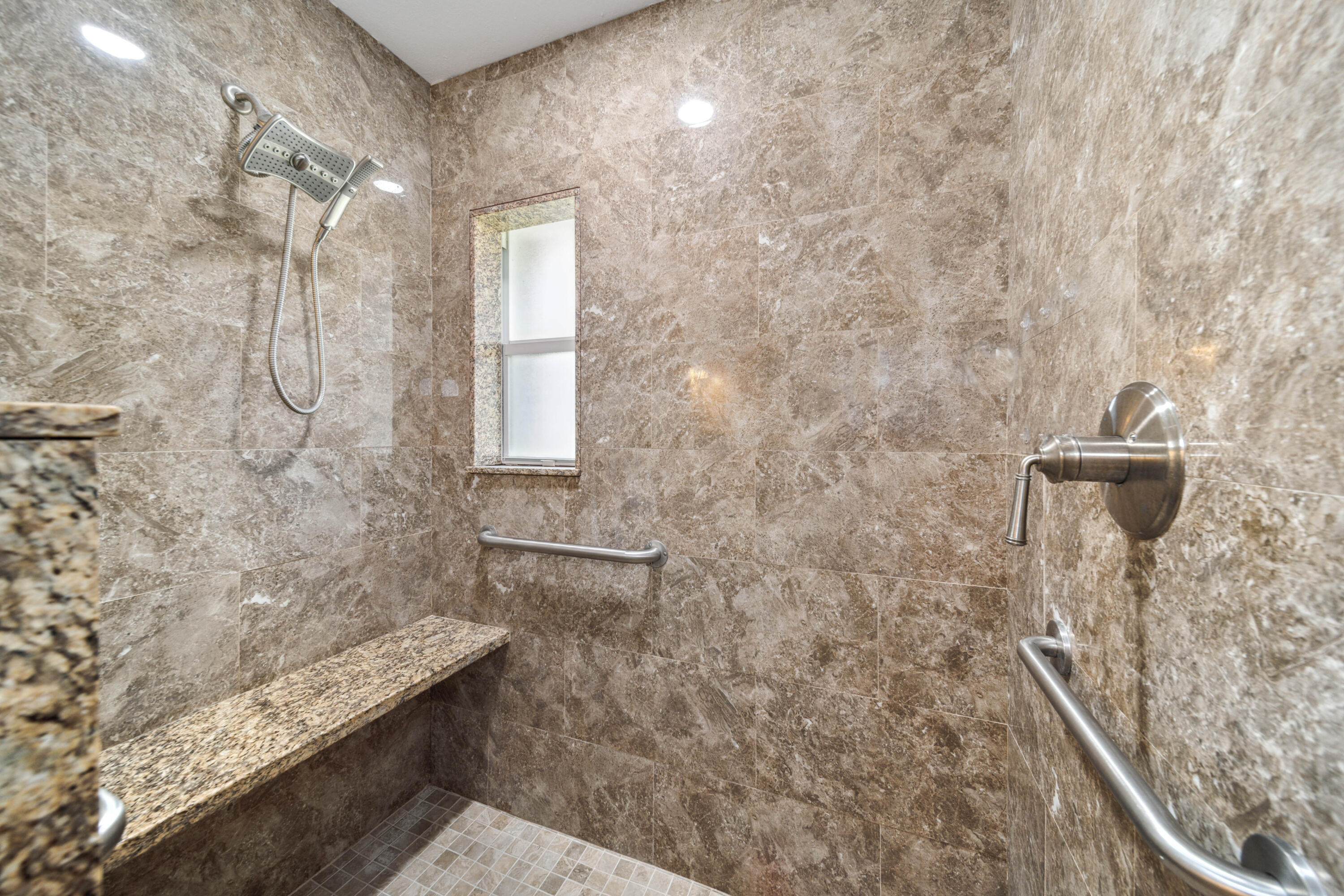 1129 W Lakes Drive — photo