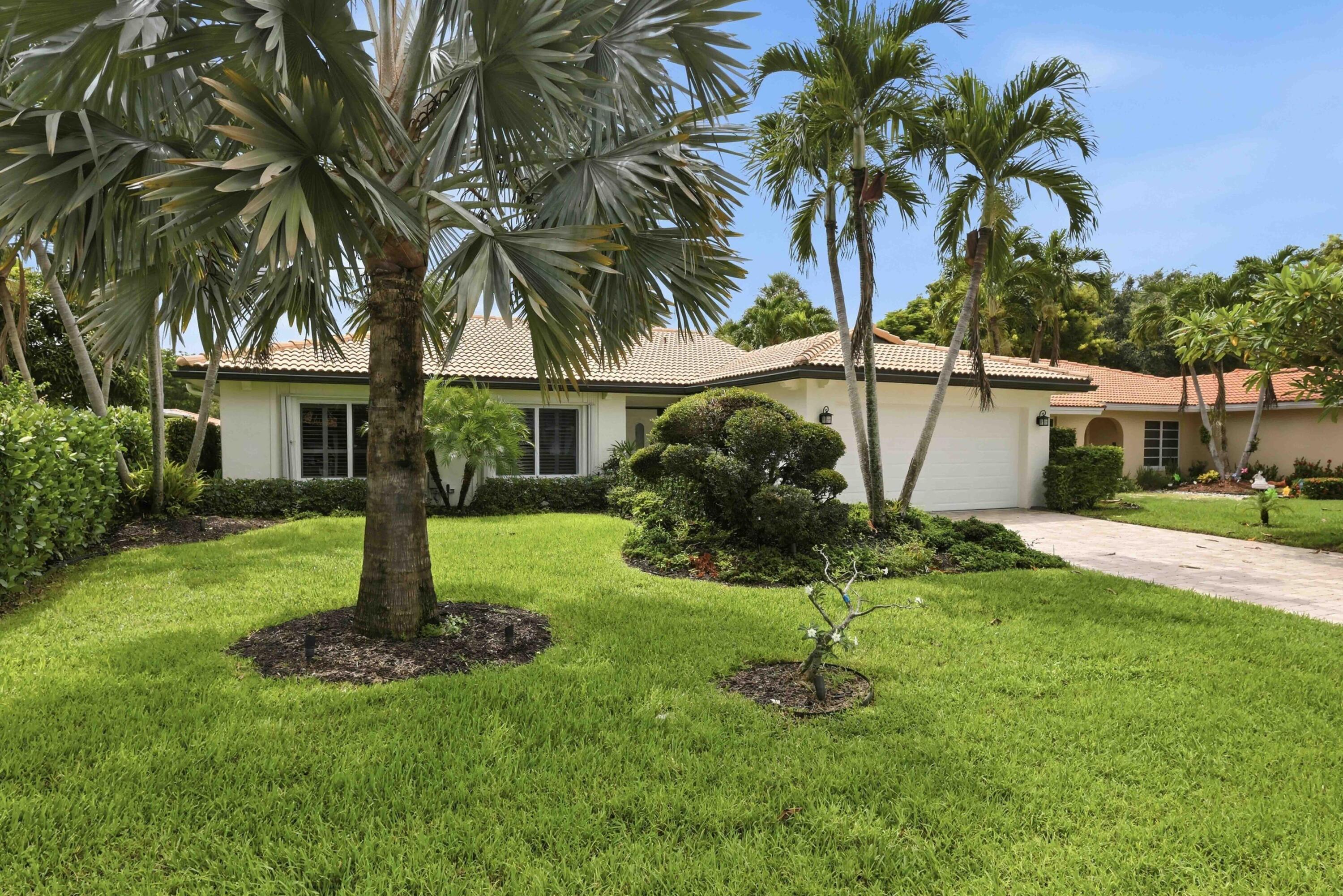 22041 Colony Drive — photo