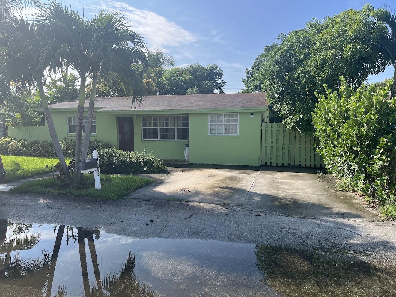1306 Date Palm Drive — photo