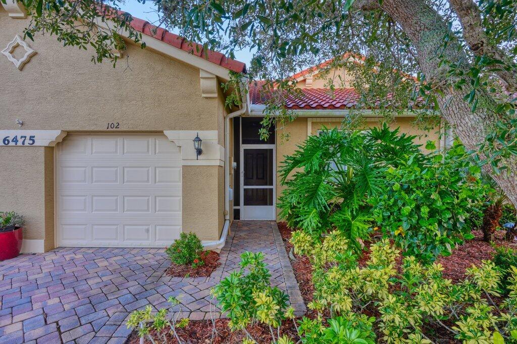 6475 Oxford Circle 102B — photo