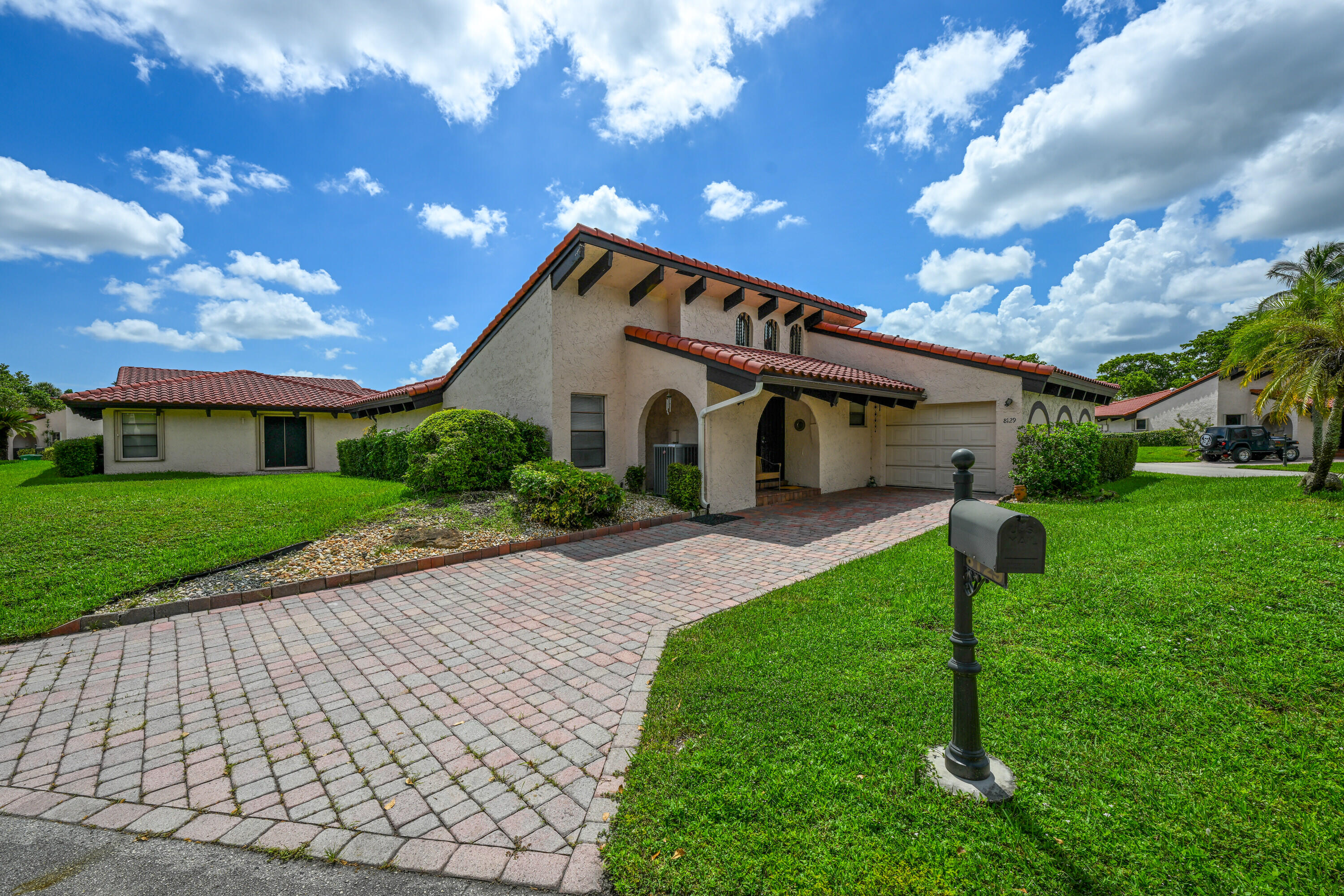 8129 Pine Circle 33 — photo
