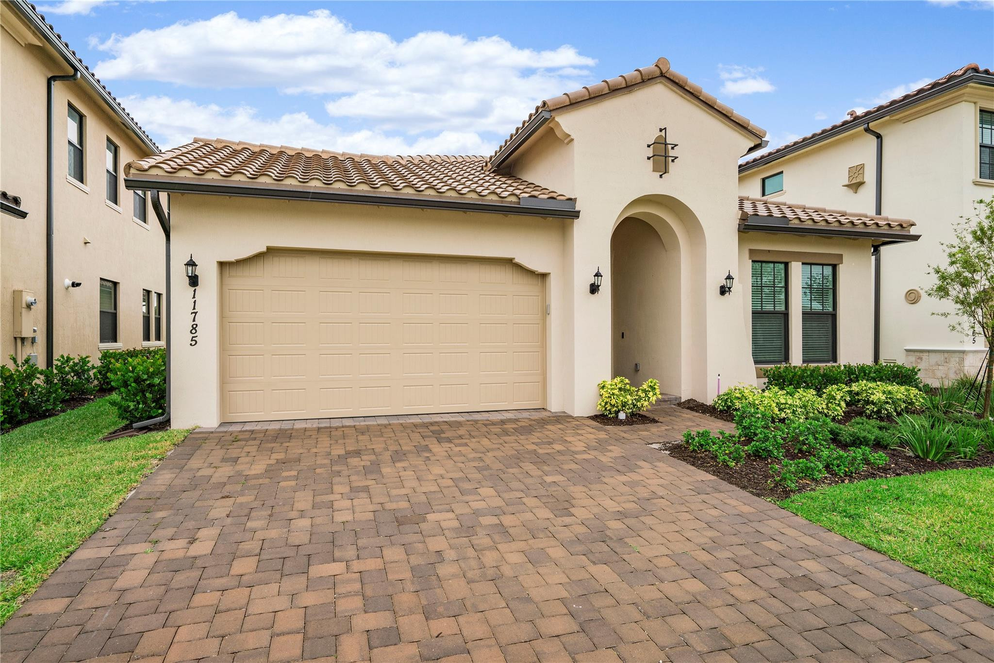 11785 S Waterway Circle — photo