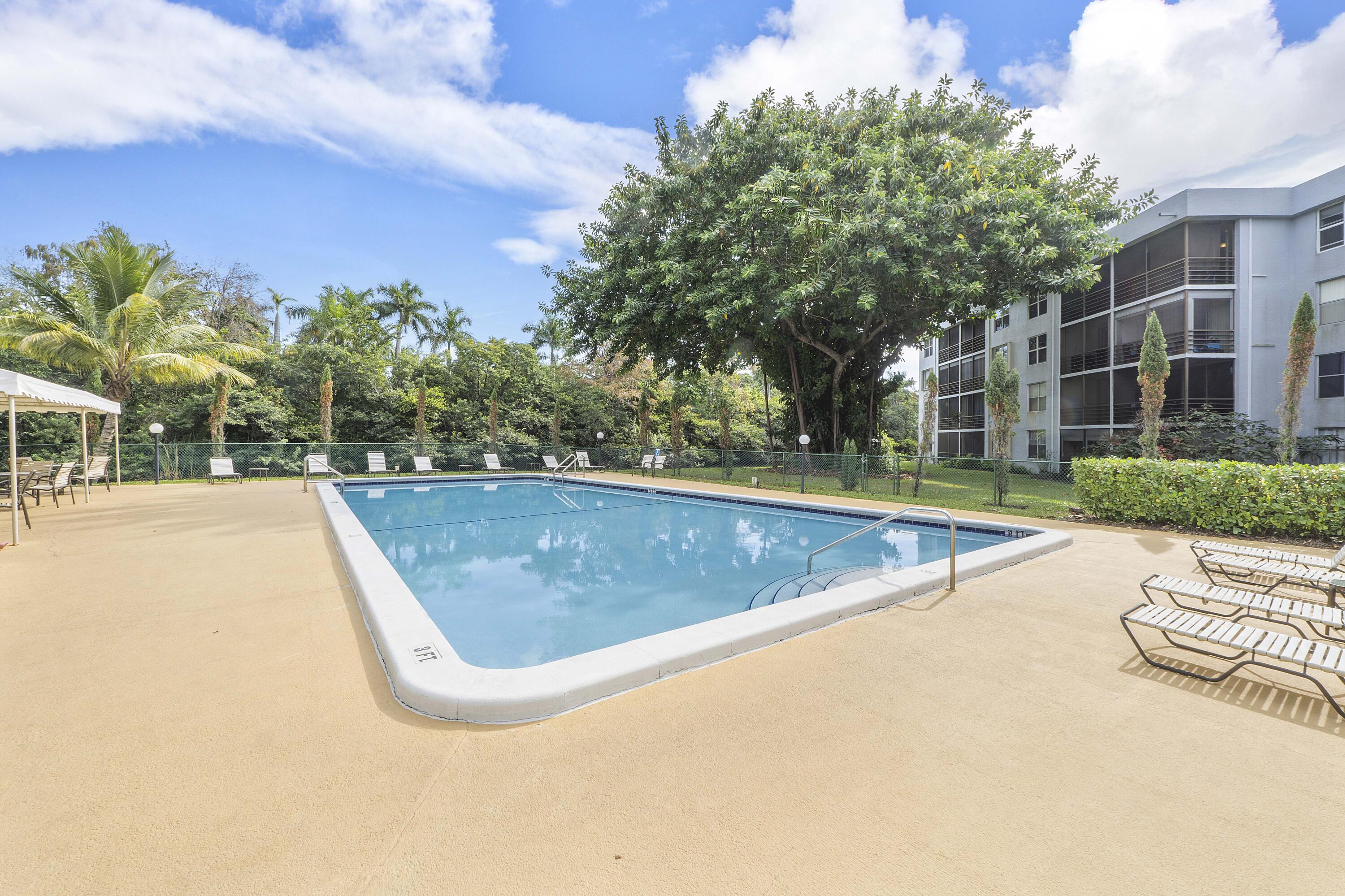 113 Royal Park Drive 1H — photo