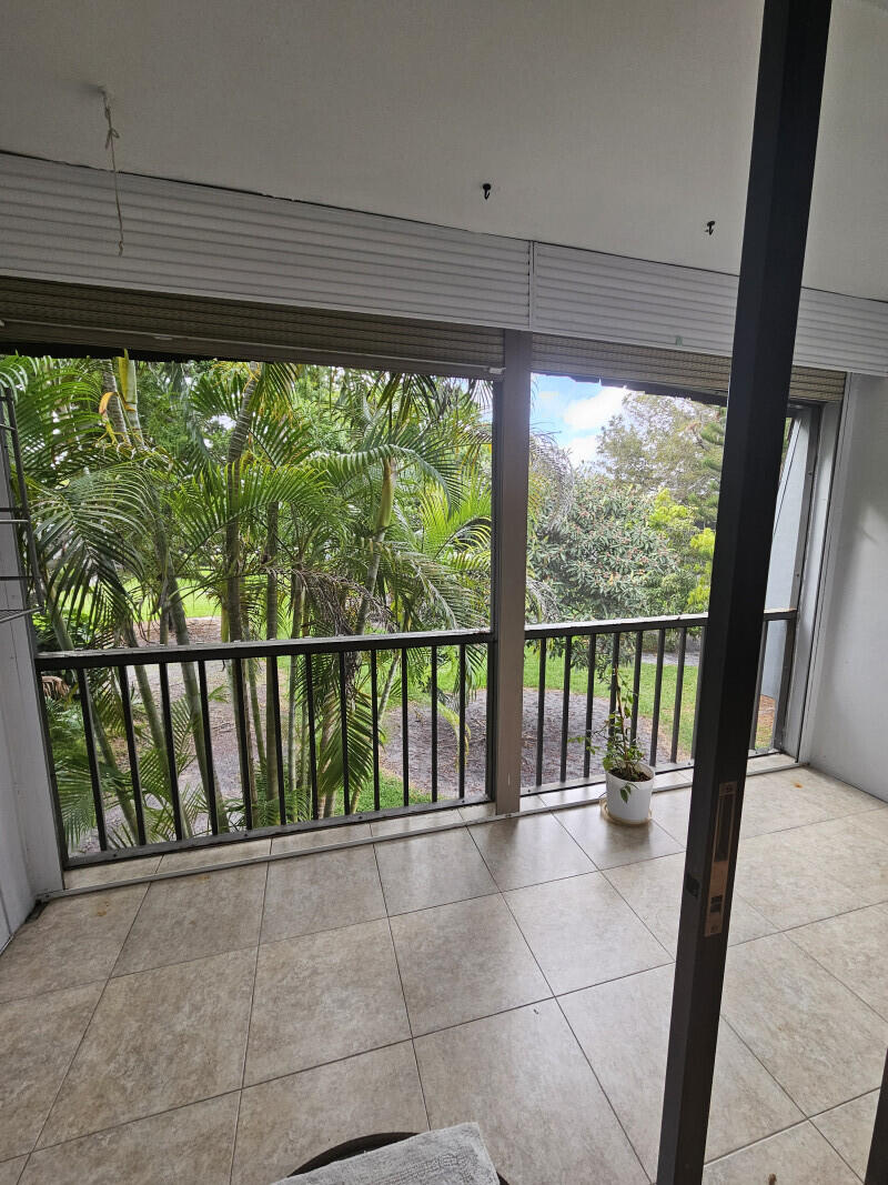 3105 Oakland Shores Drive J204 — photo