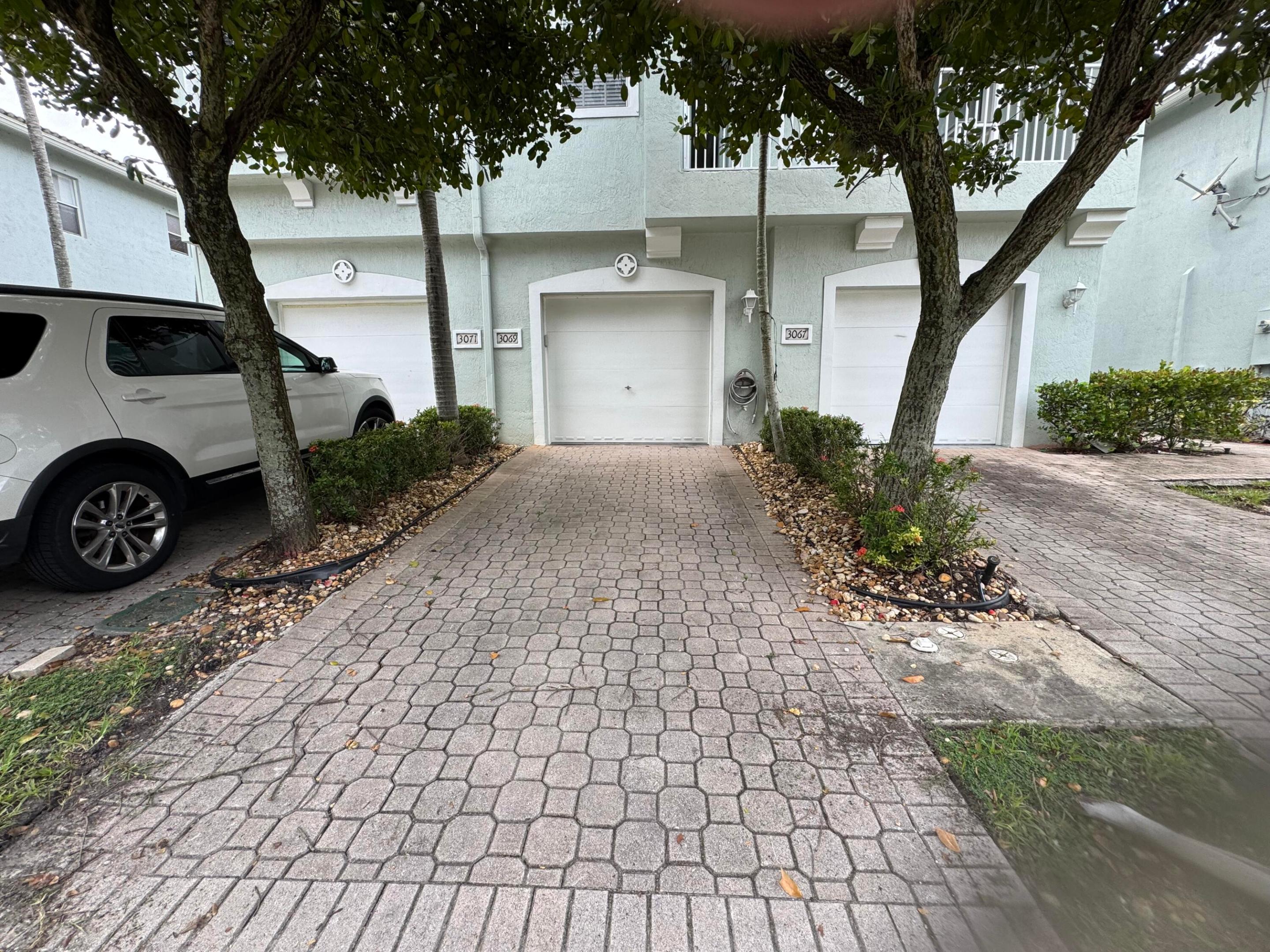 3069 Laurel Ridge Circle, Riviera Beach, FL 33404 — photo 2