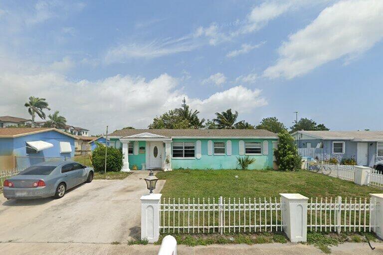 207 NE 6th Avenue — photo