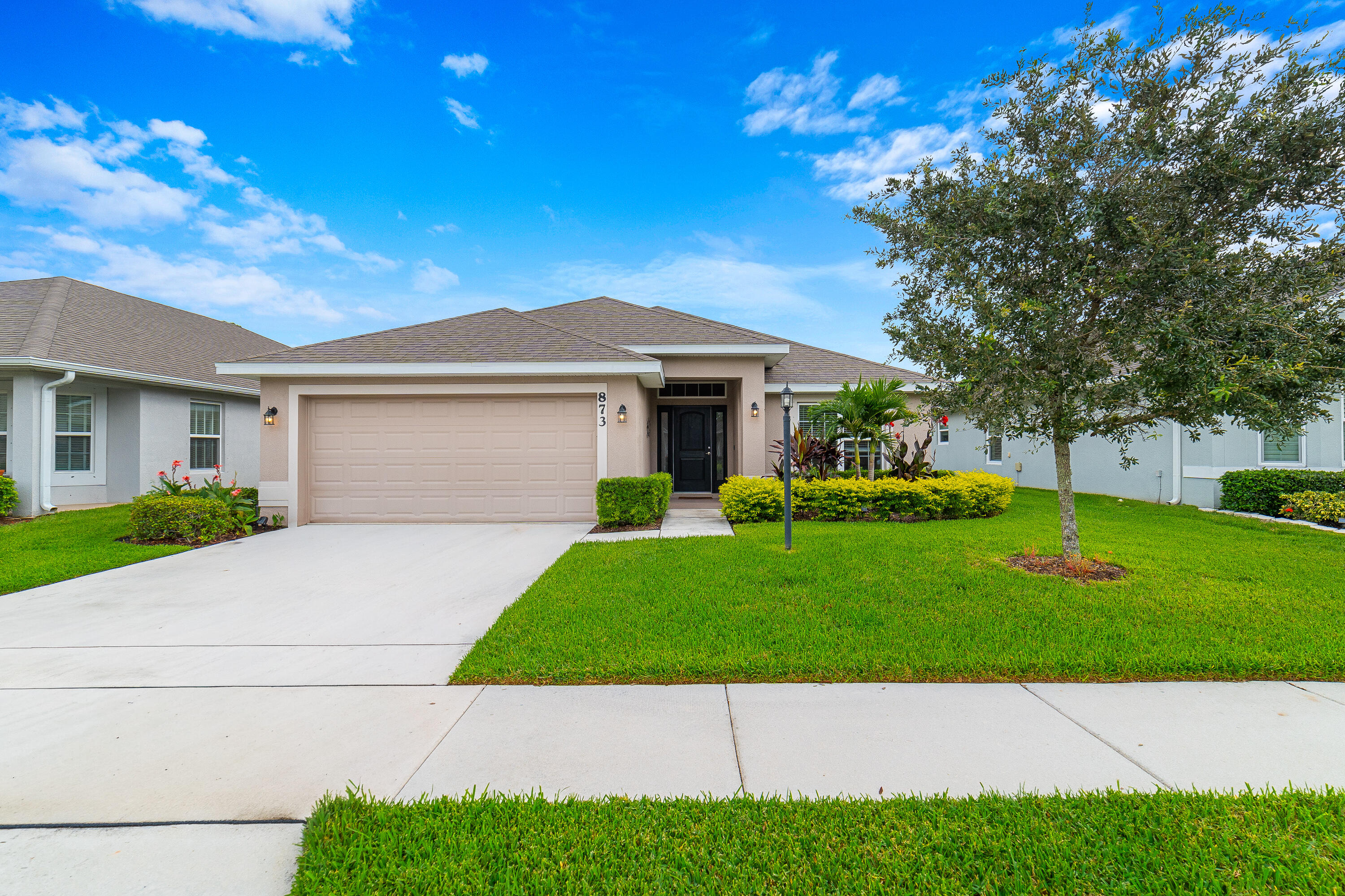 873 NE Whistling Duck Way — photo