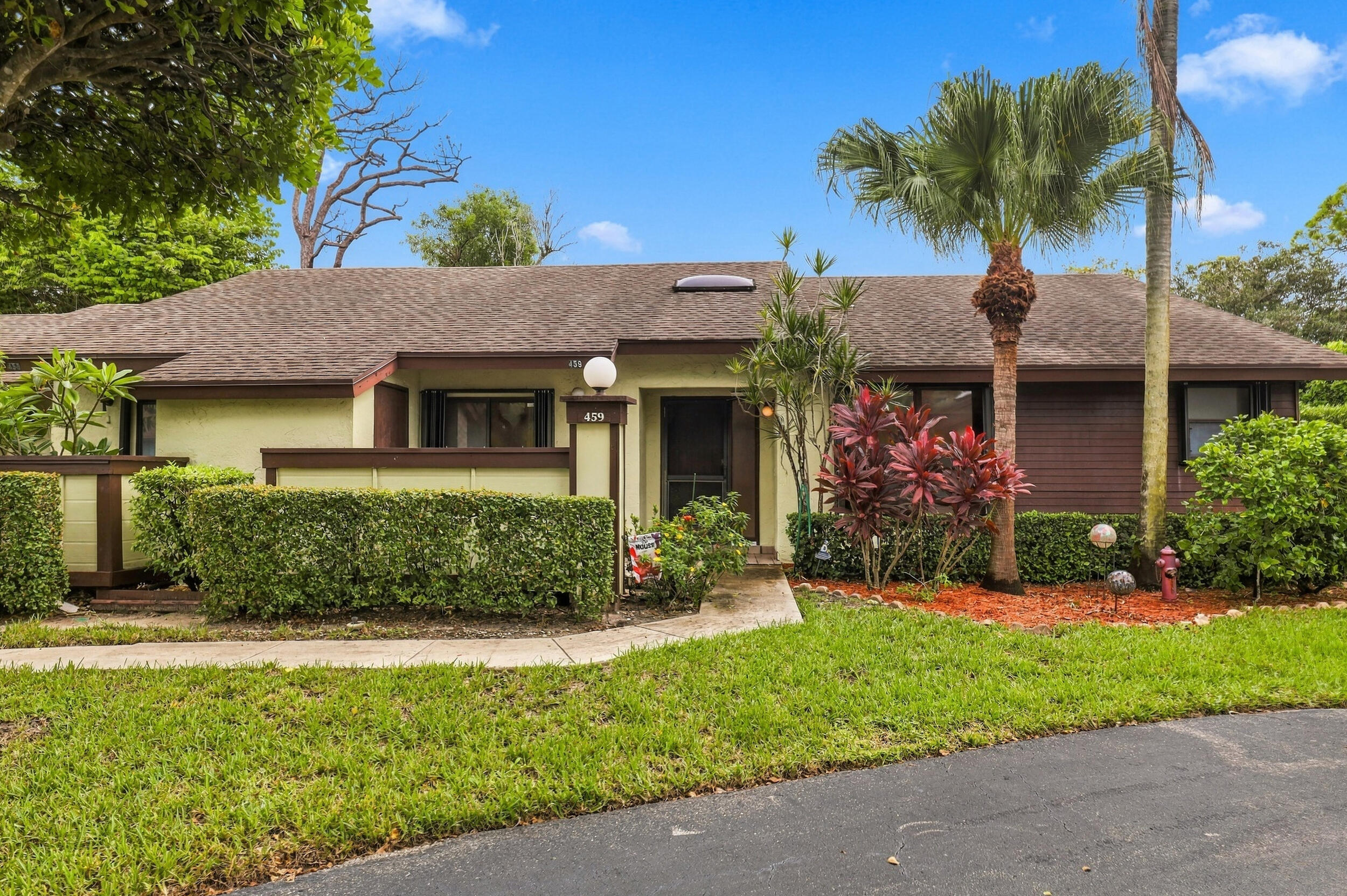 459 Knollwood Court 459 — photo