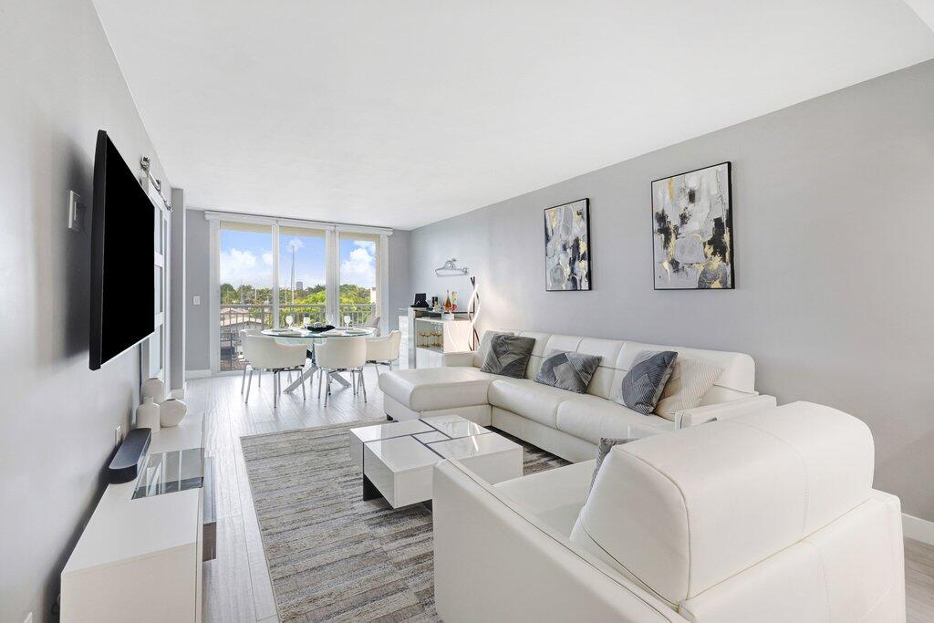 155 Isle Of Venice Drive Unit 501 — photo