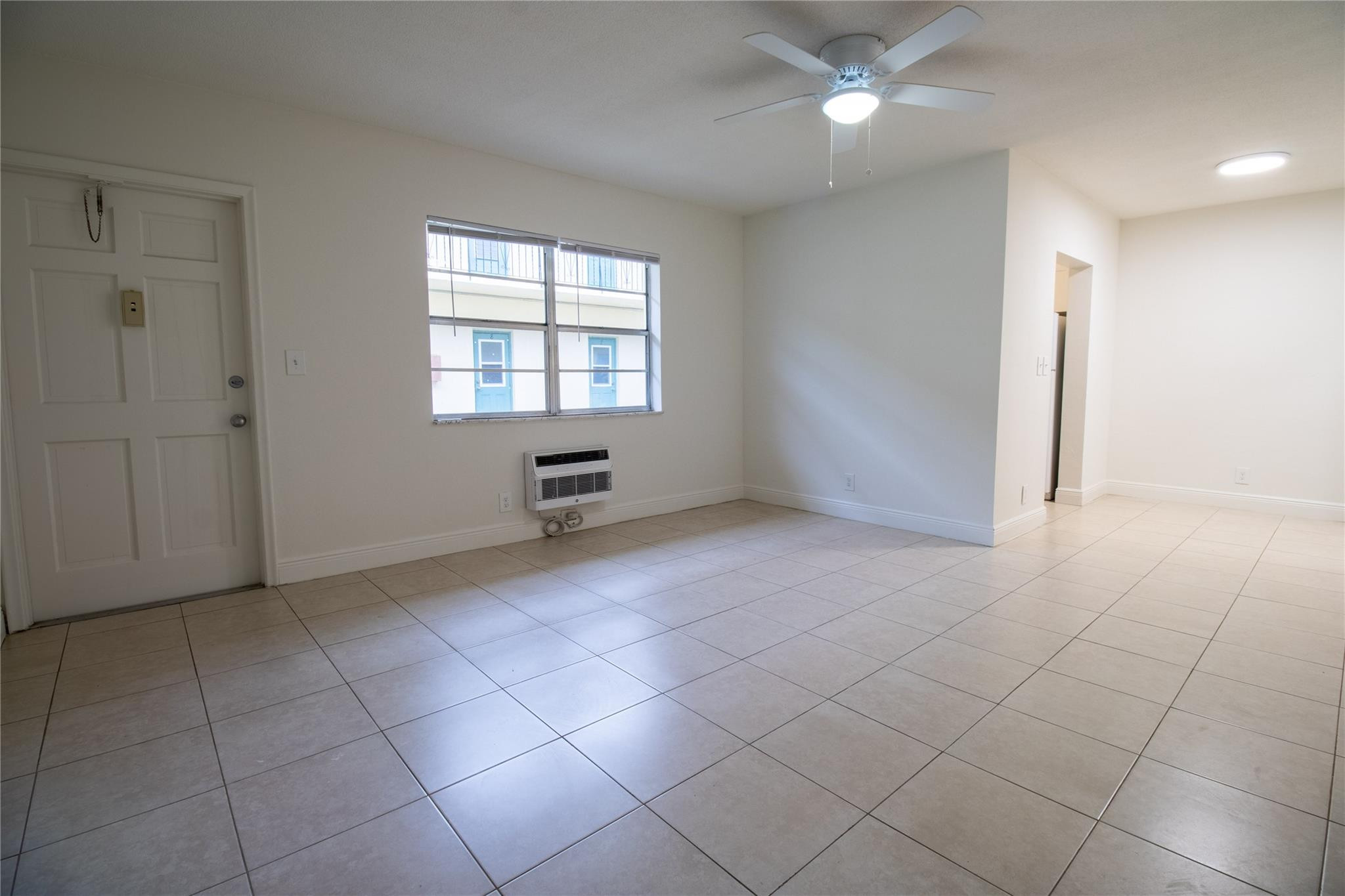 2537 Lincoln Street #3 — photo