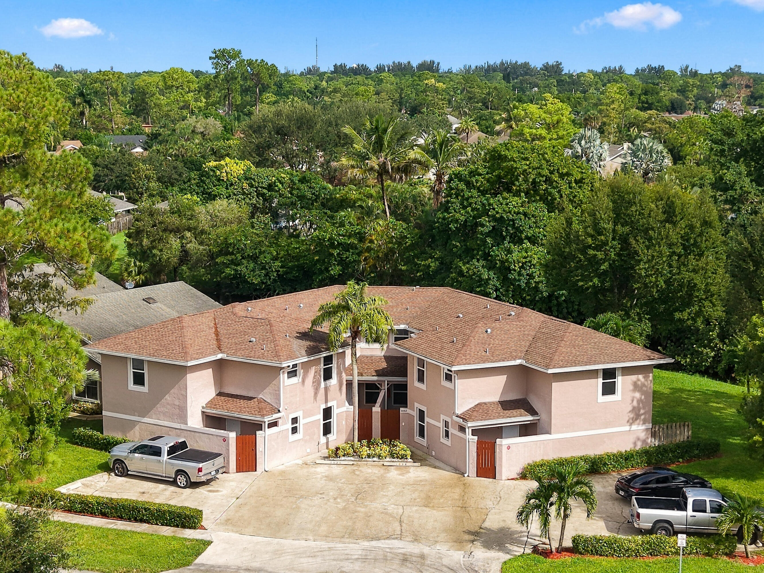 1031 Goldenrod Road — photo