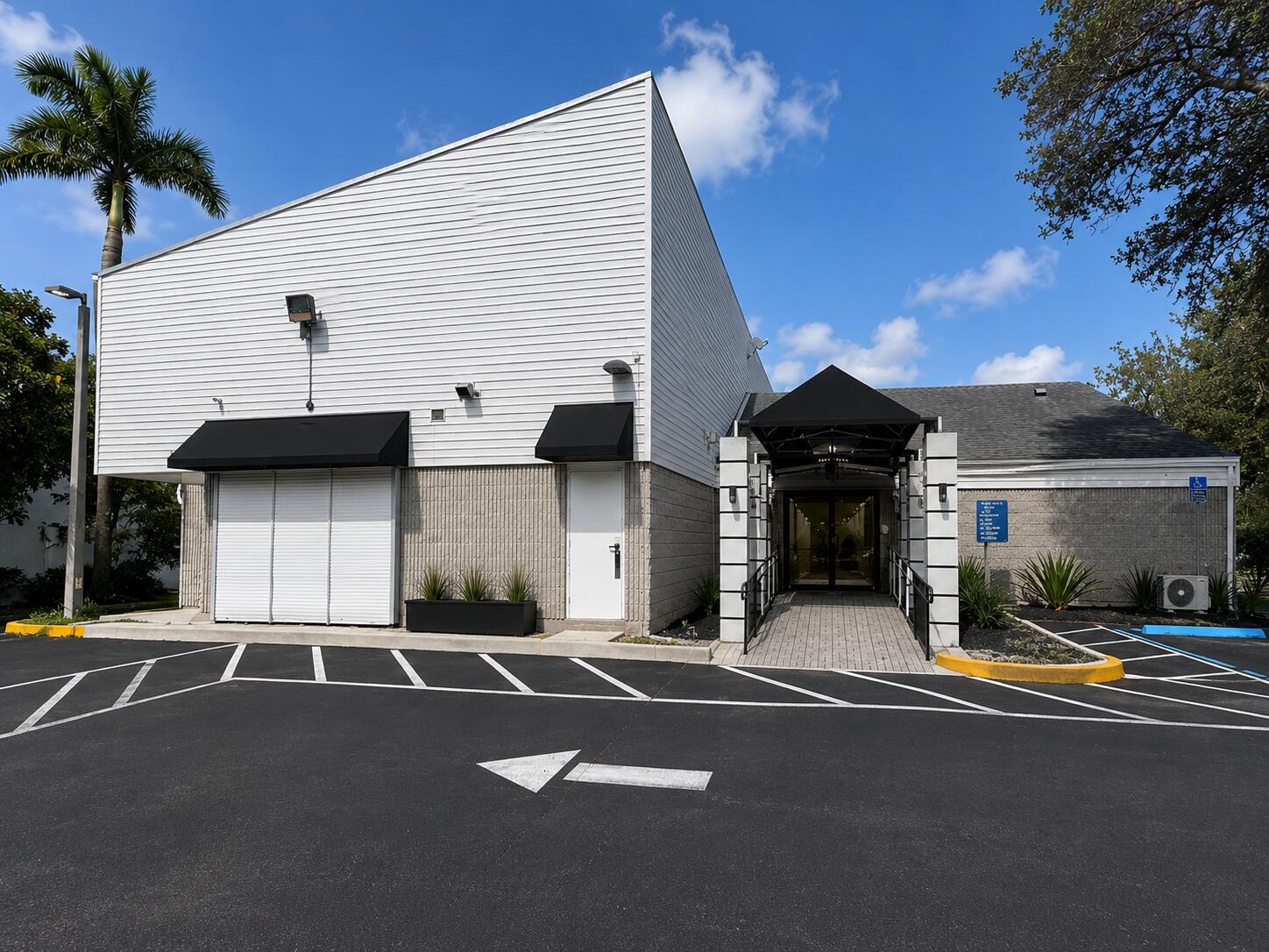 230 S Dixie Highway — photo