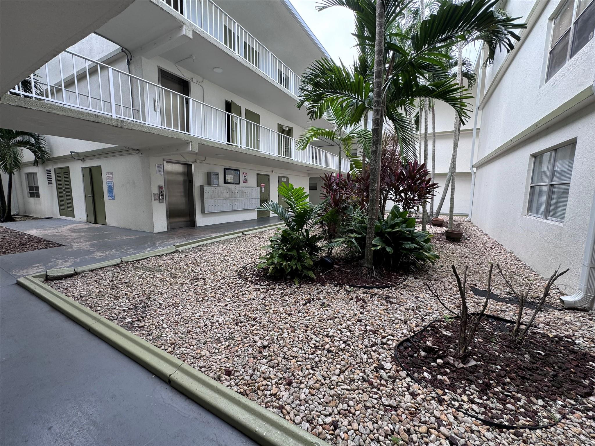 4205 N University Drive 107 — photo