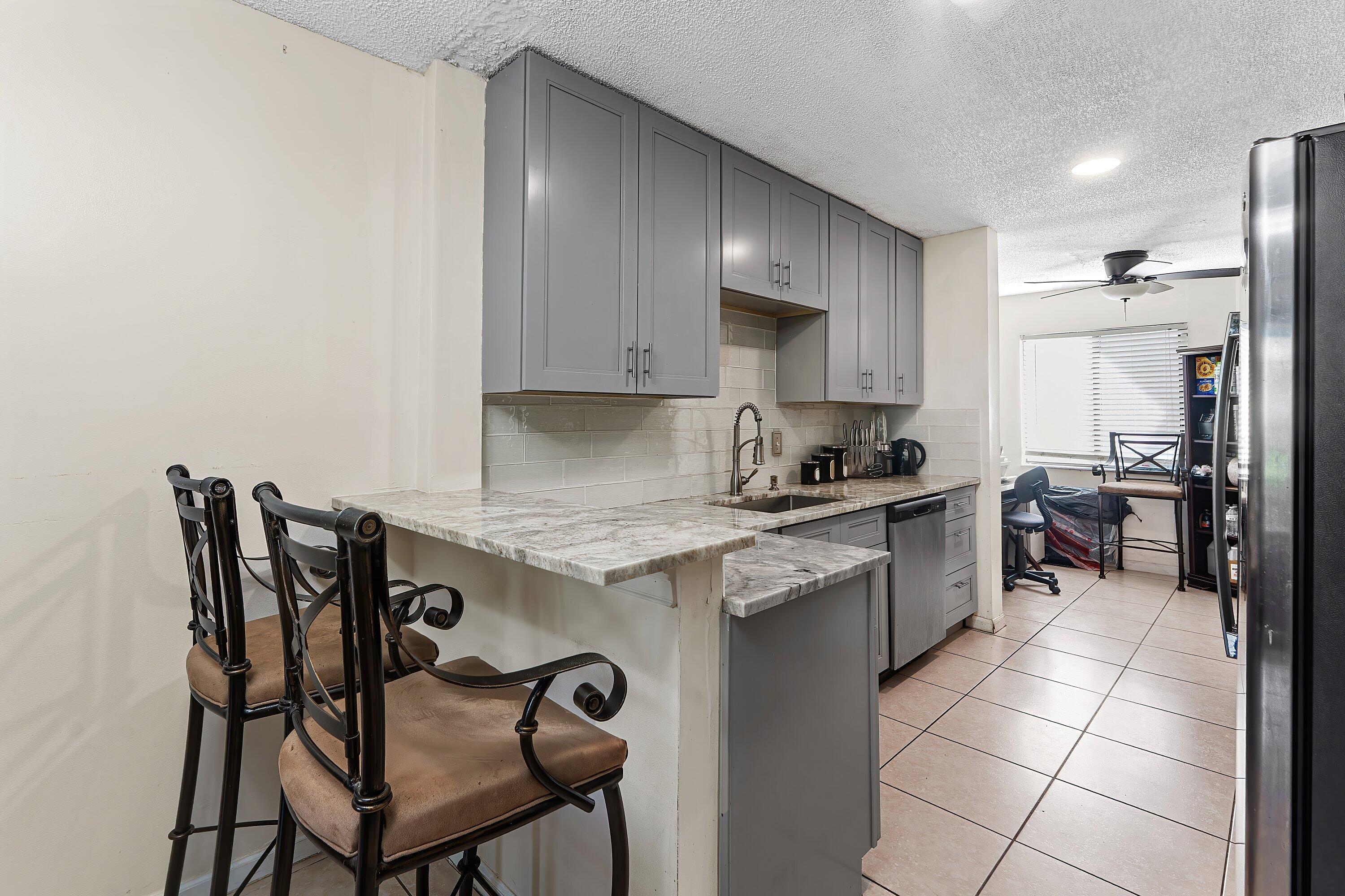 1595 Woodbridge Lakes Circle — photo