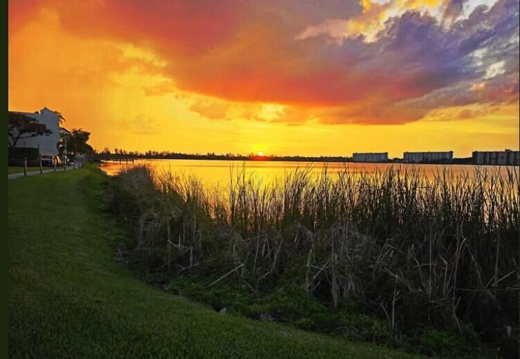106 Lake Emerald Drive Apt 114 — photo