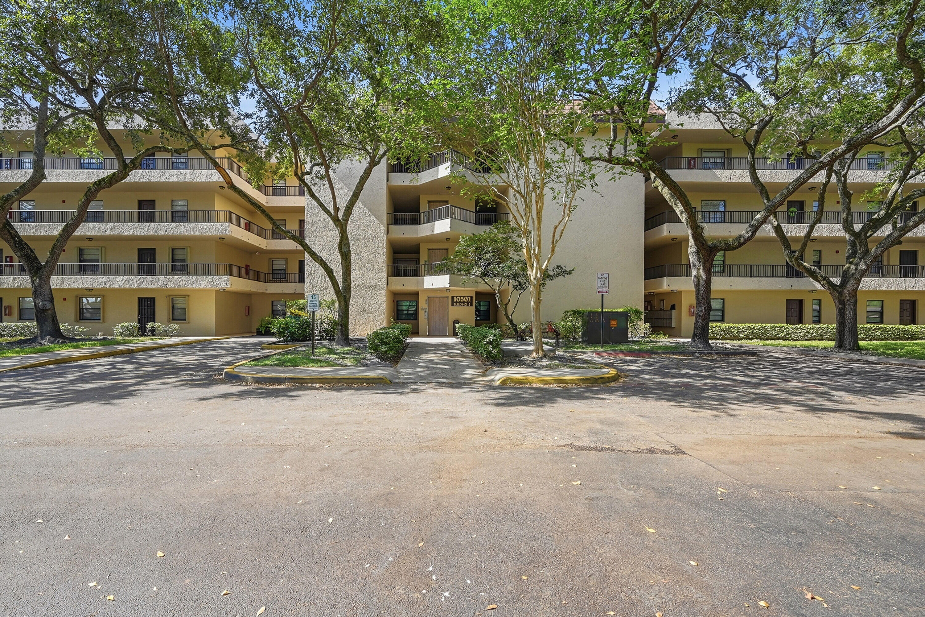 10501 W Broward Boulevard 405 — photo