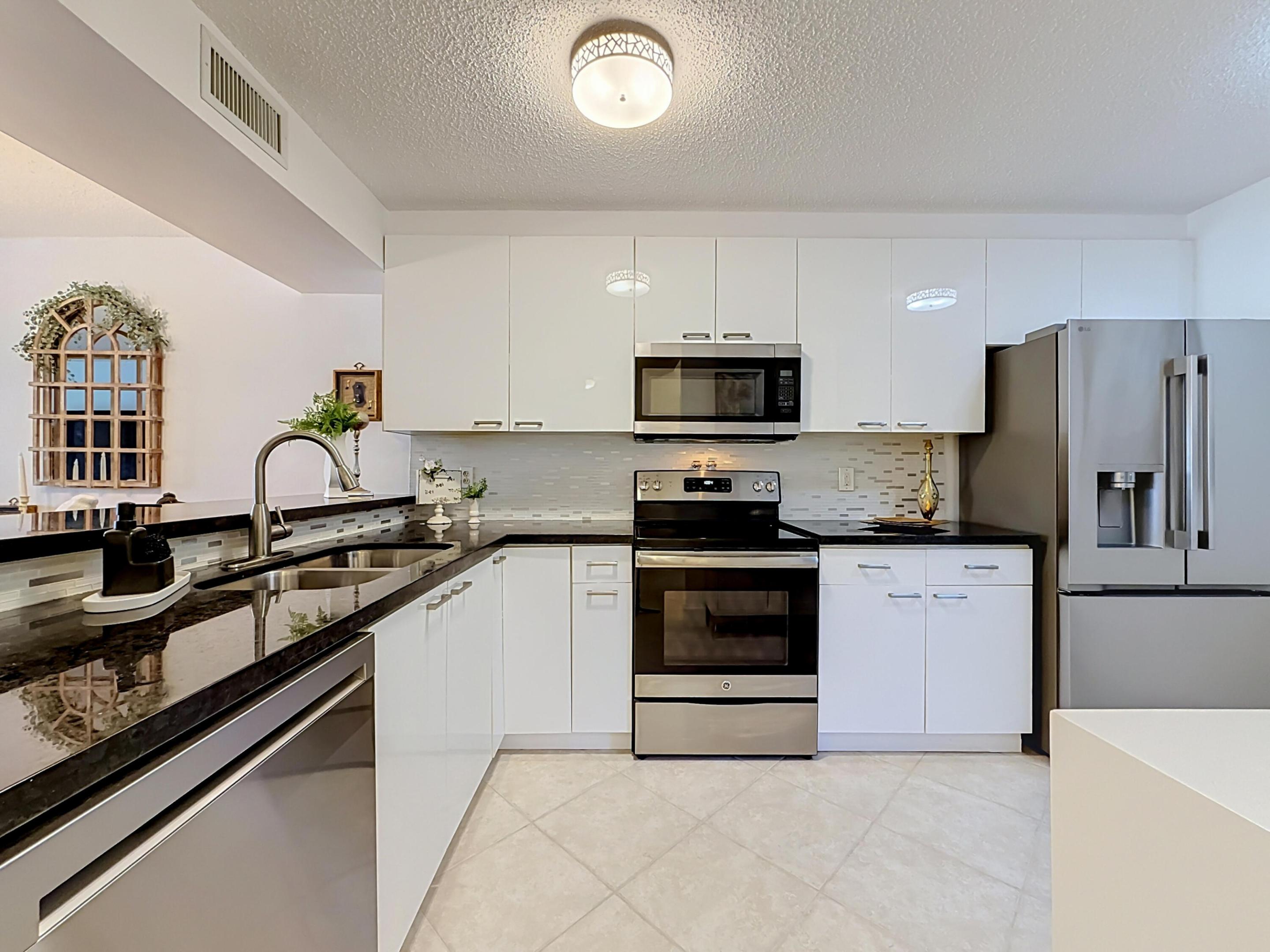 6219 Coral Lake Drive 207 — photo