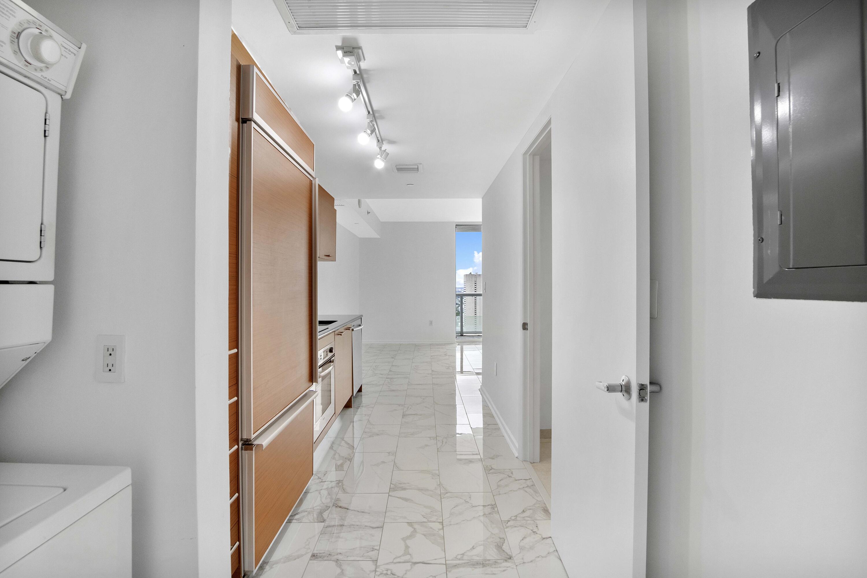 50 Biscayne Boulevard 4503 — photo