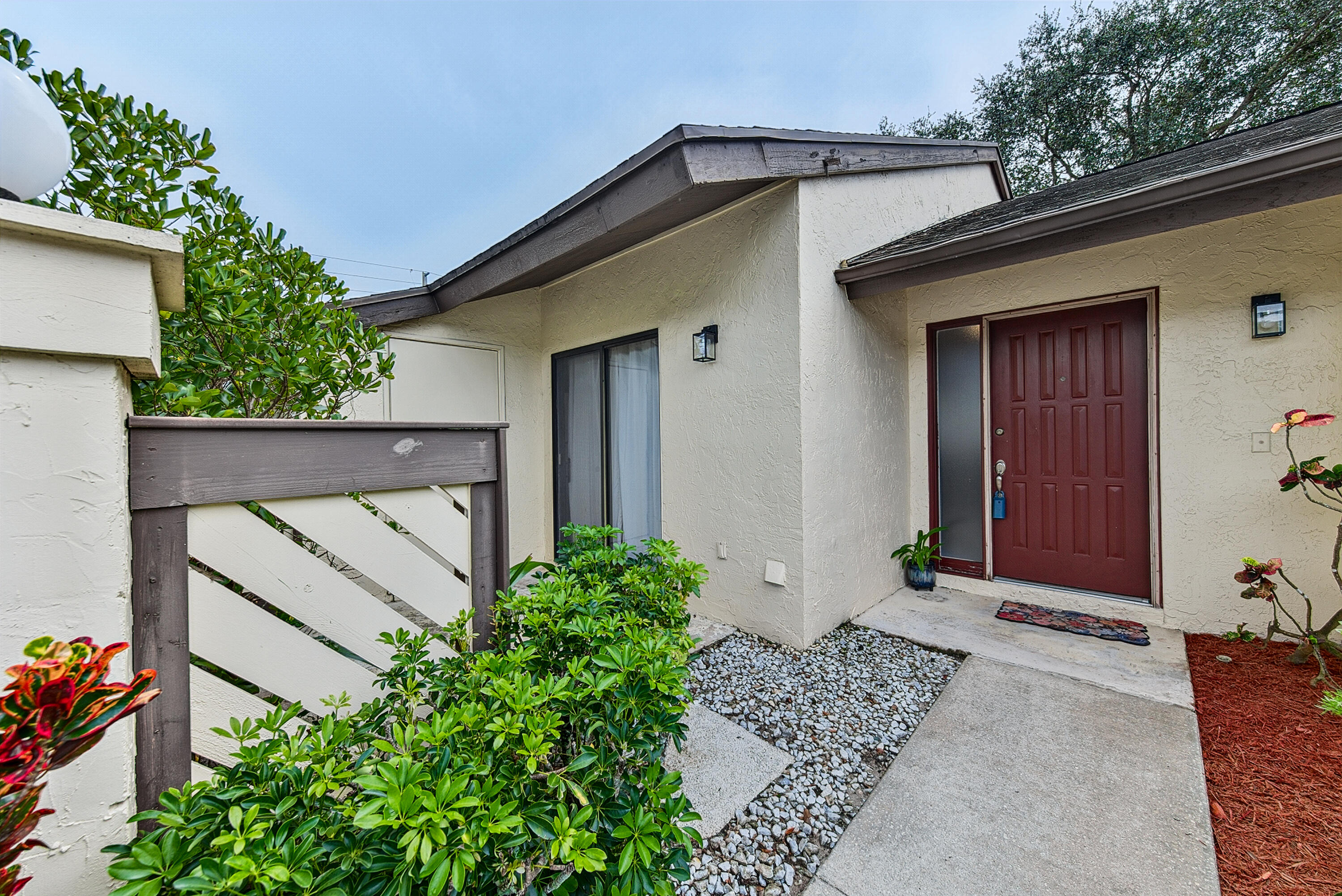 13 Bay Cedar Court — photo