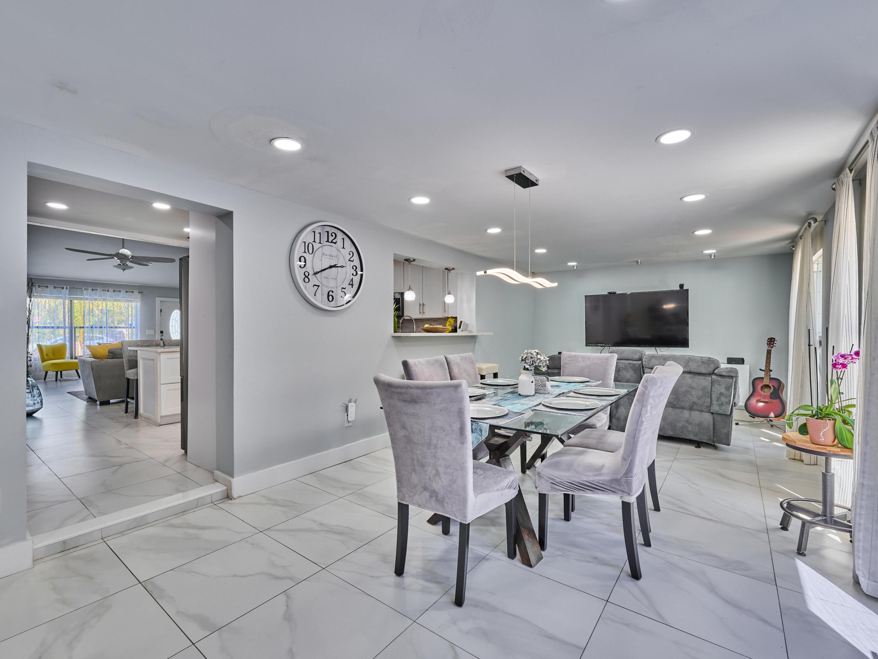 9020 SW 8th Street — photo