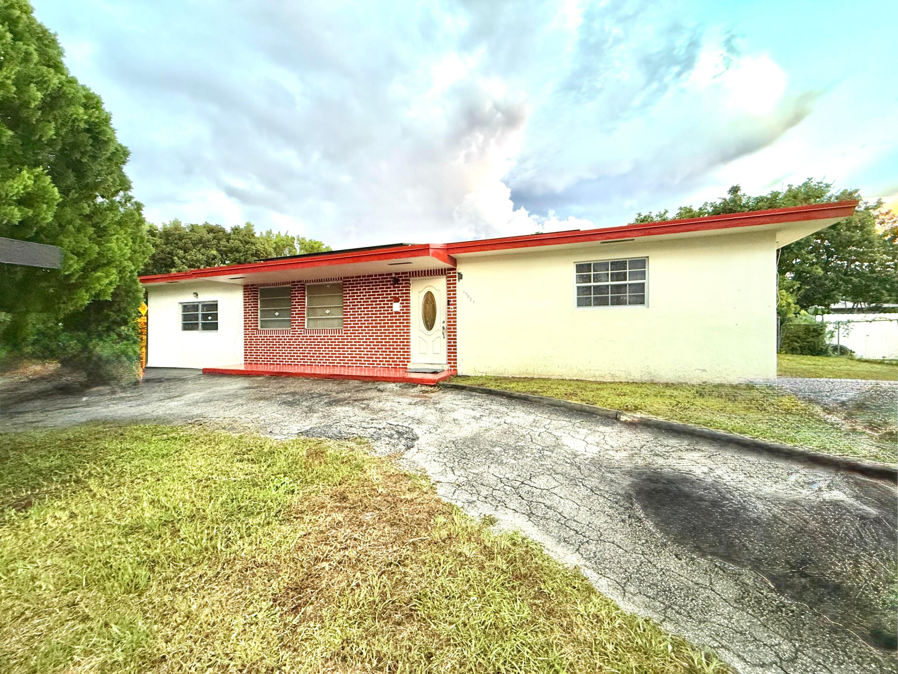 19031 NW 12th Avenue — photo