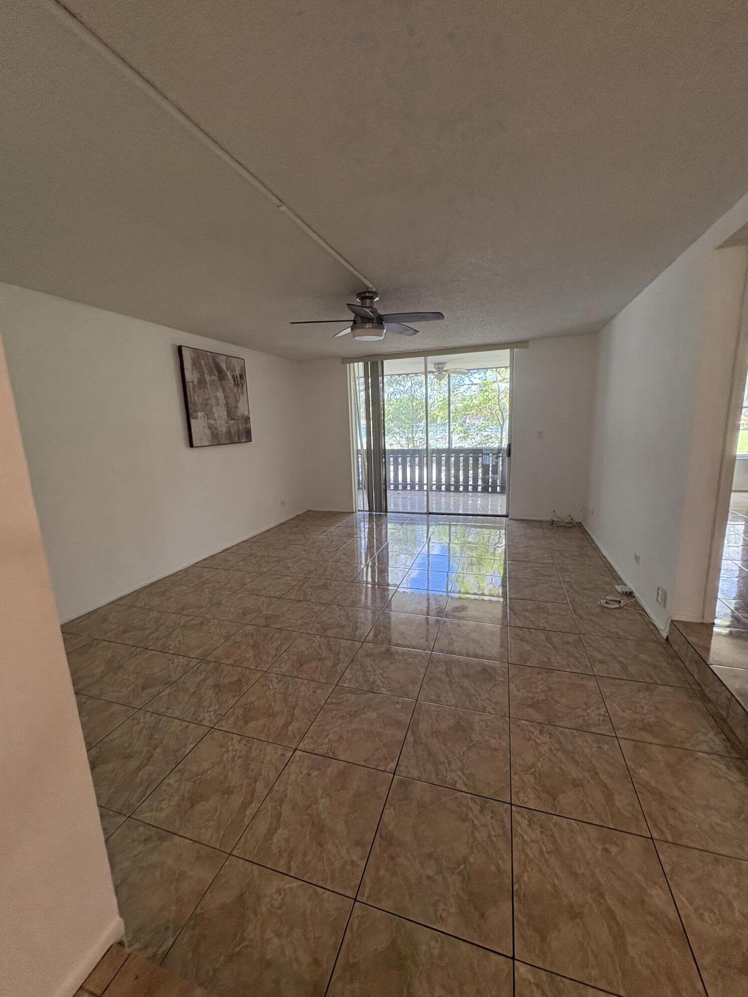 3710 Inverrary Drive 2G — photo