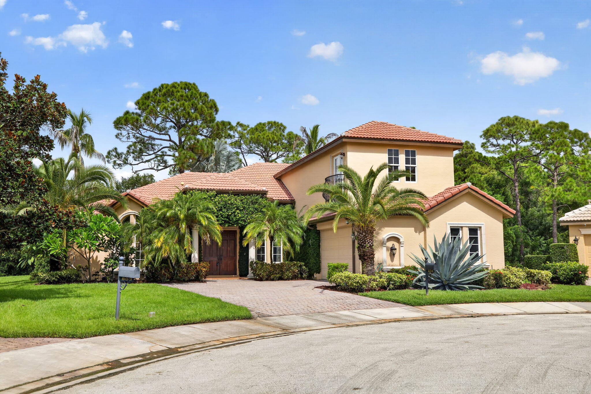 805 SW Classico Court — photo