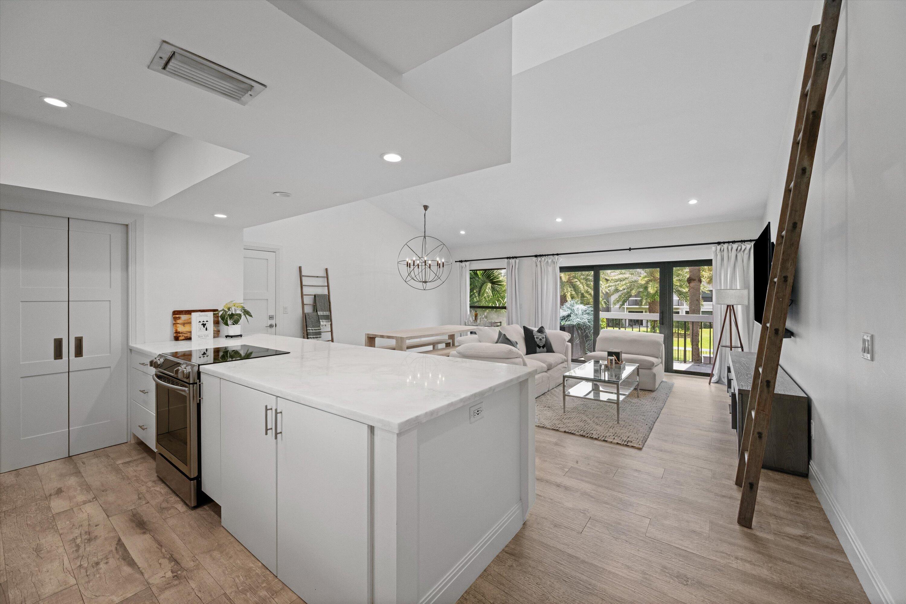 11863 Wimbledon Circle 533 — photo