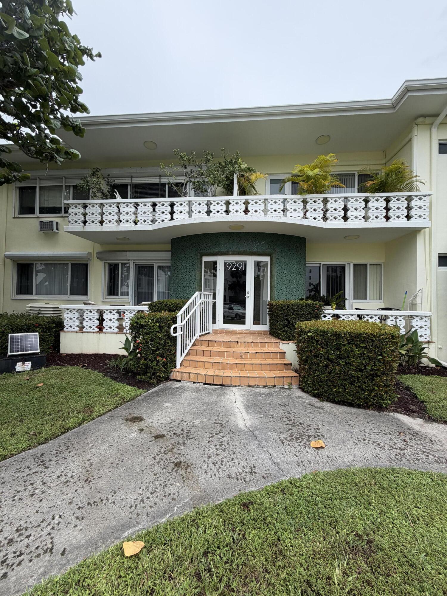 9291 W Bay Harbor Drive 8 — photo